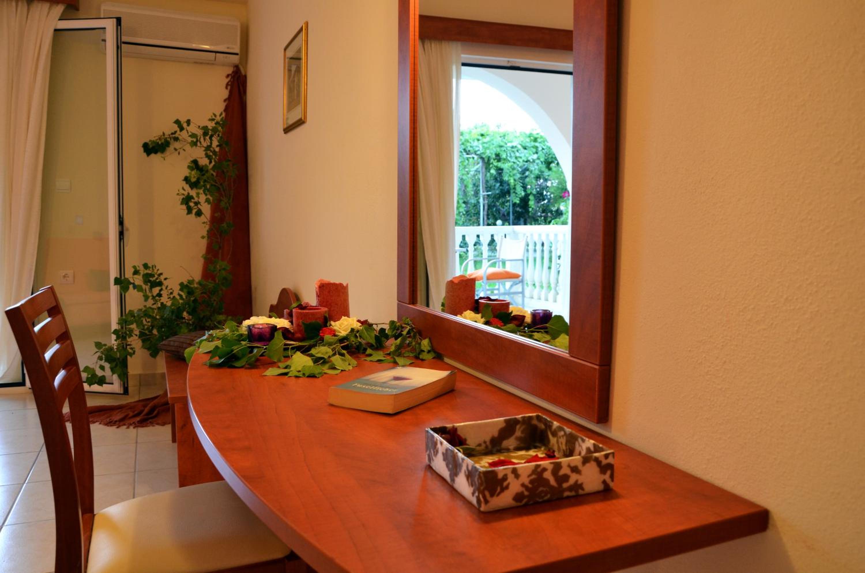 Belussi Beach Hotel & Suites