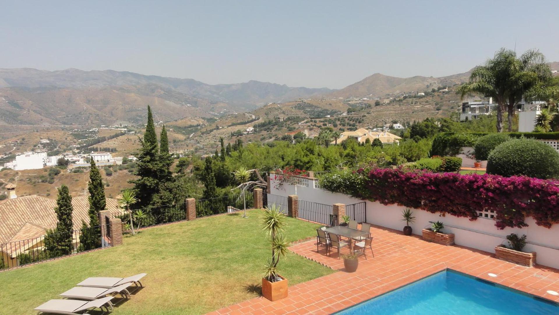 Villa El Gallo view 4