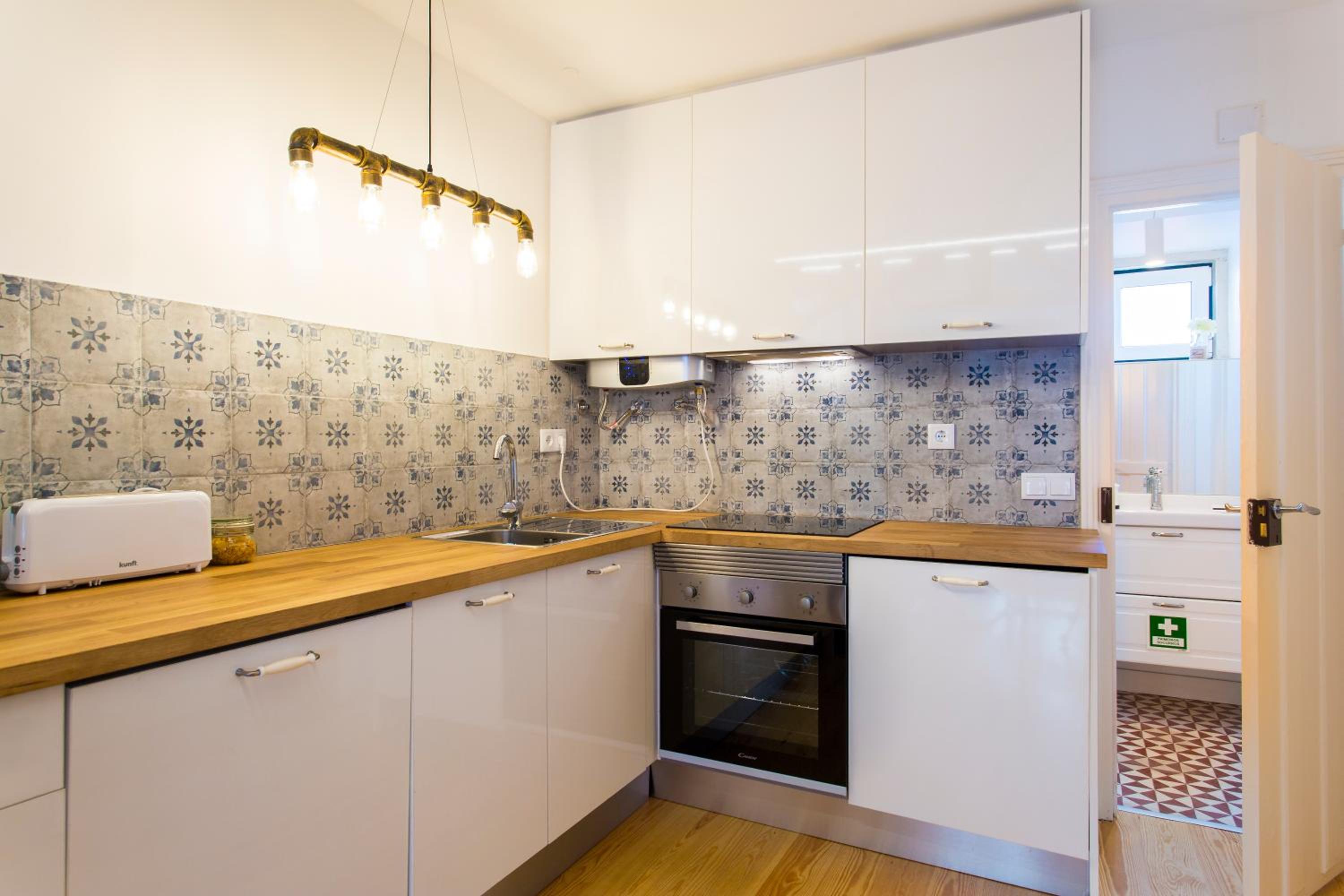 Brand new Bairro Alto old style apartment view 5