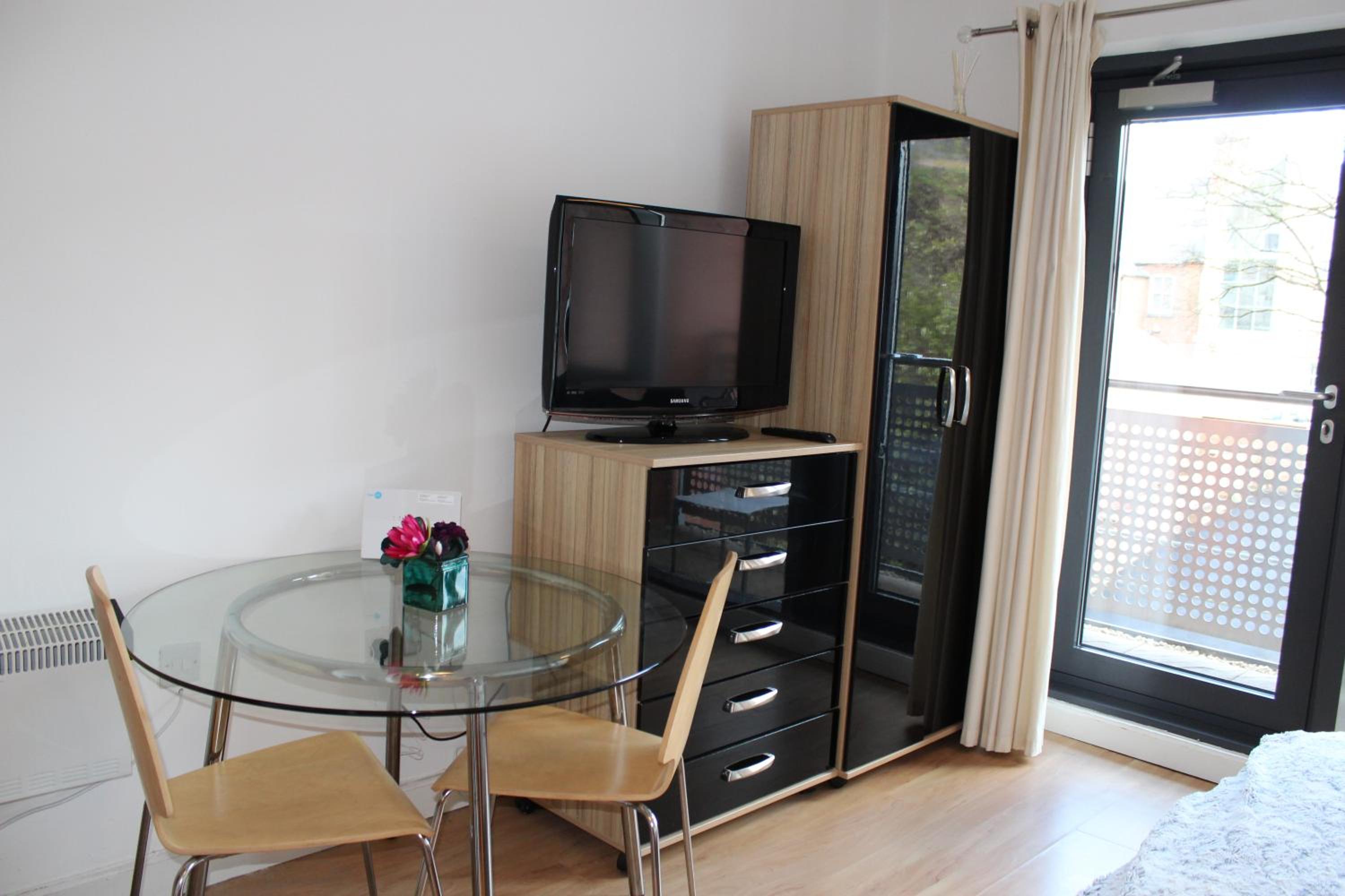Leicester Vacations - Empire Serviced Apartments - Property Image 5