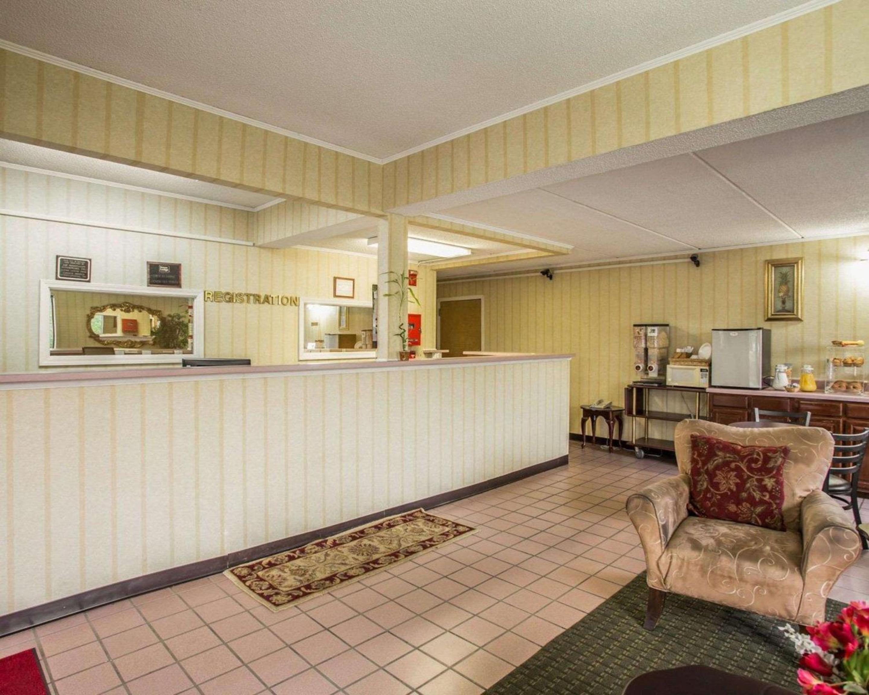 Econo Lodge Inn & Suites Lugoff view 5