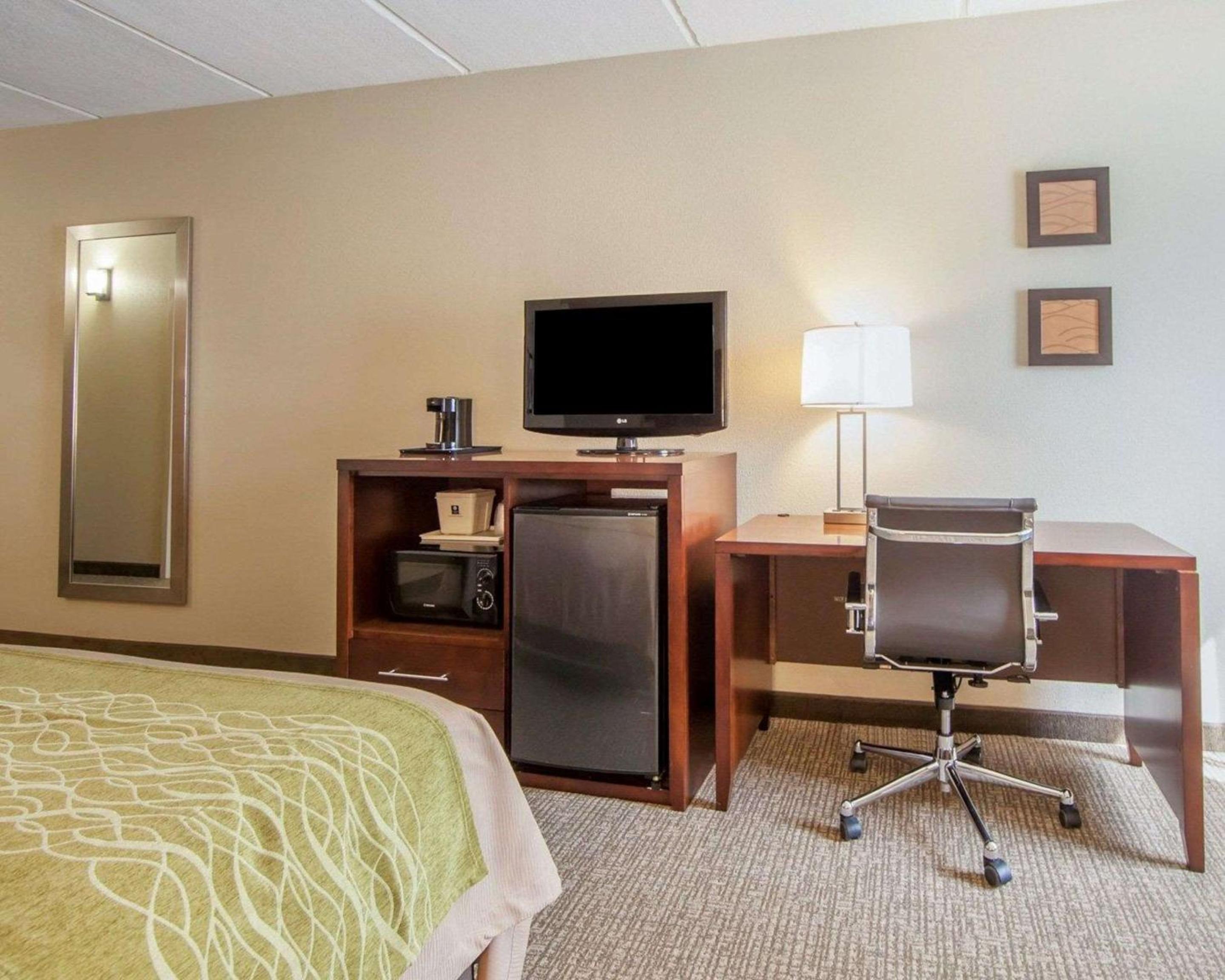 Comfort Inn at Royal Blue view 3