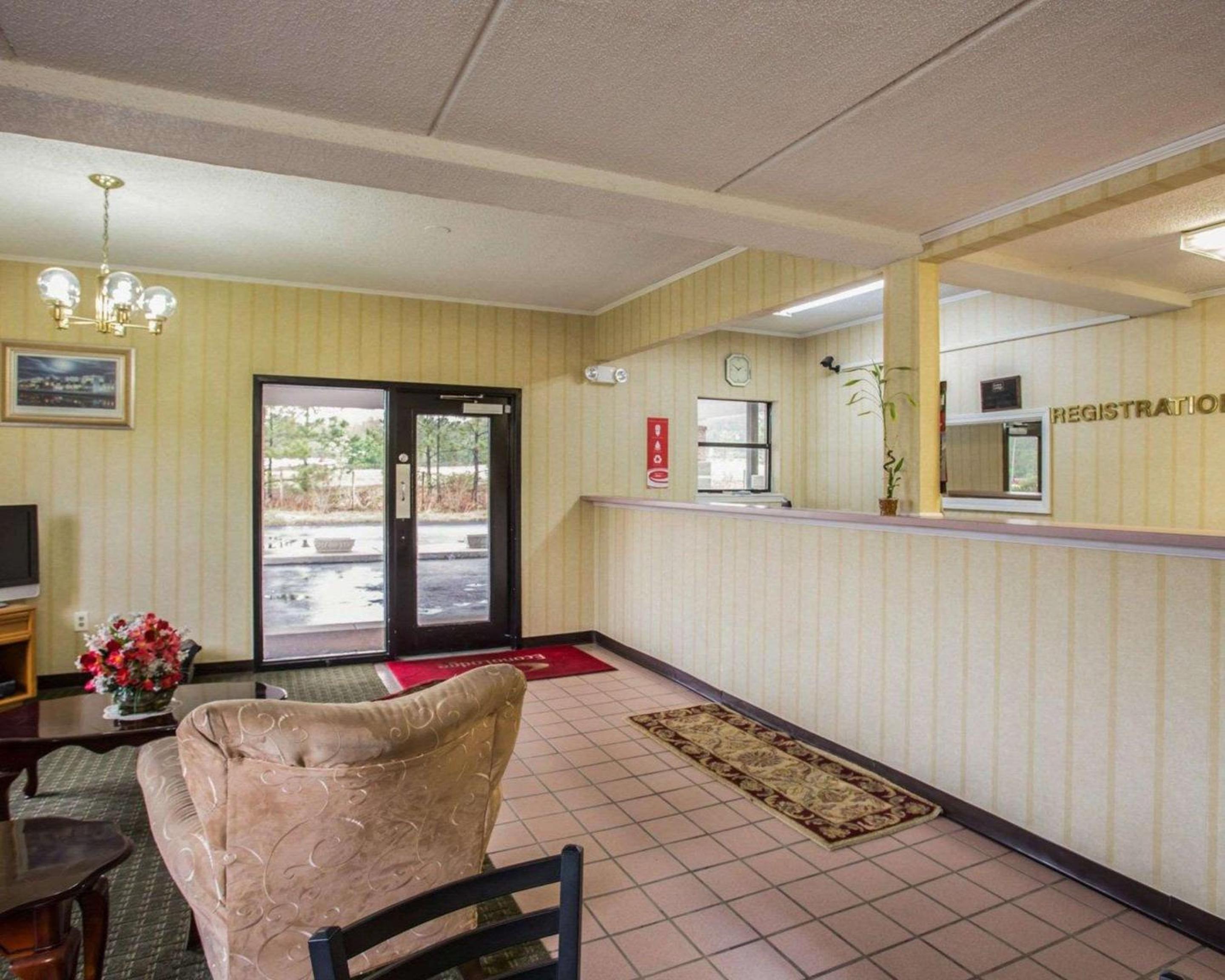 Econo Lodge Inn & Suites Lugoff view 4