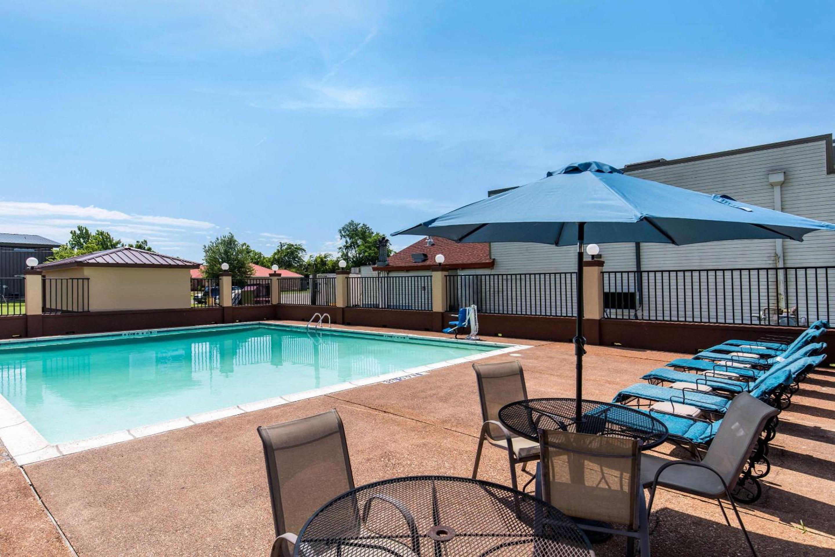 Quality Inn Paris Texas view 3