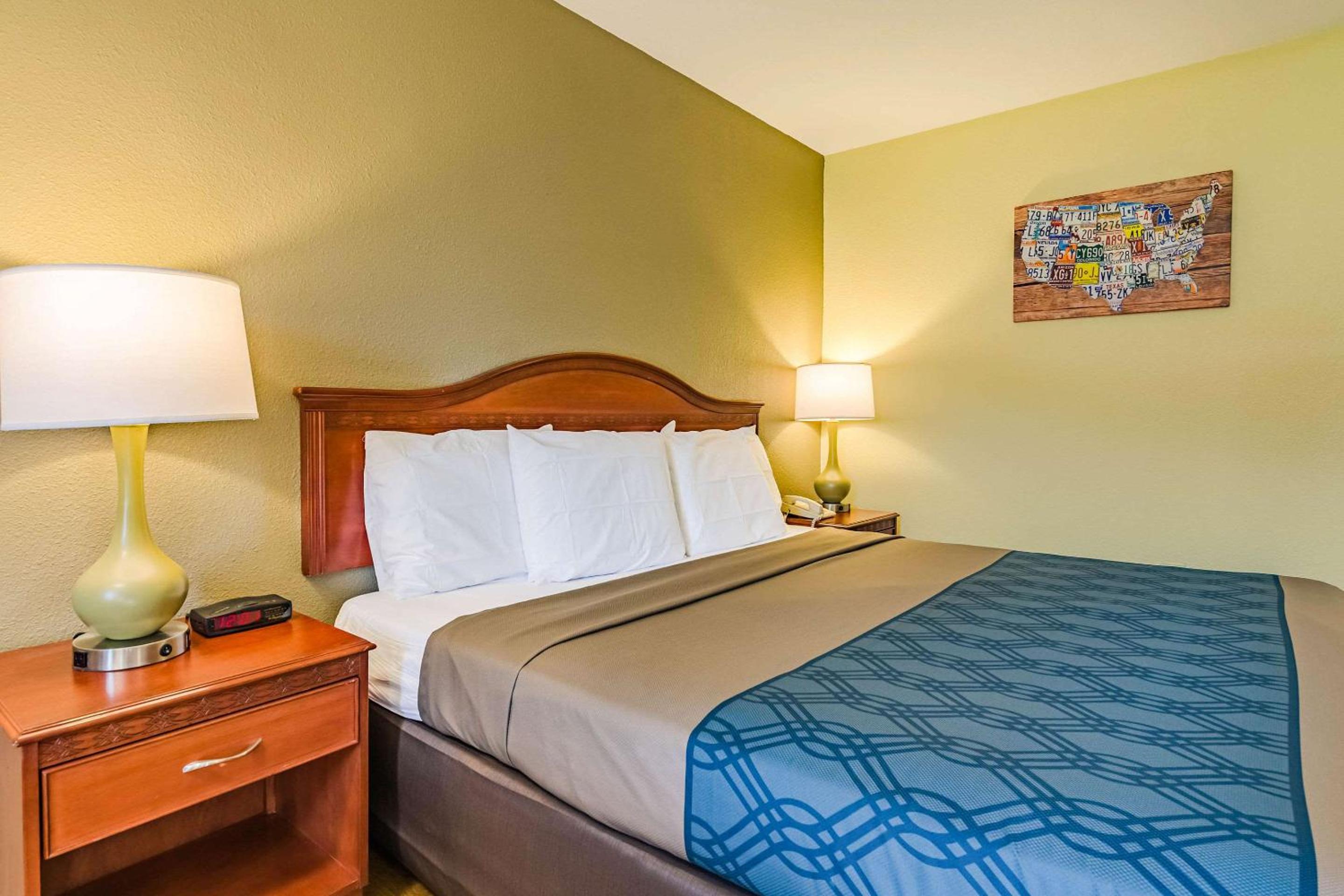 Econo Lodge Lexington Downtown near I-81