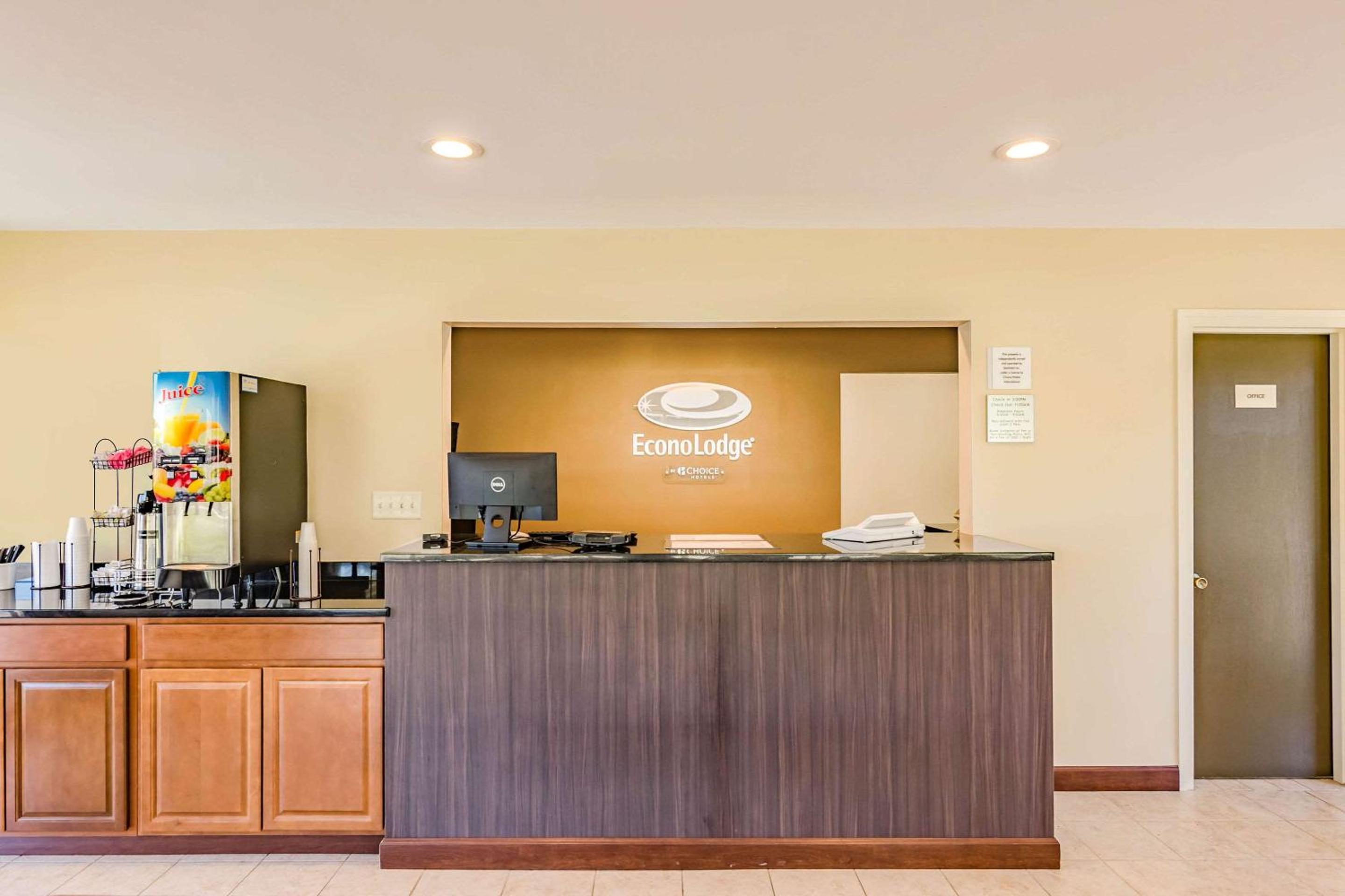 Econo Lodge Lexington Downtown near I-81