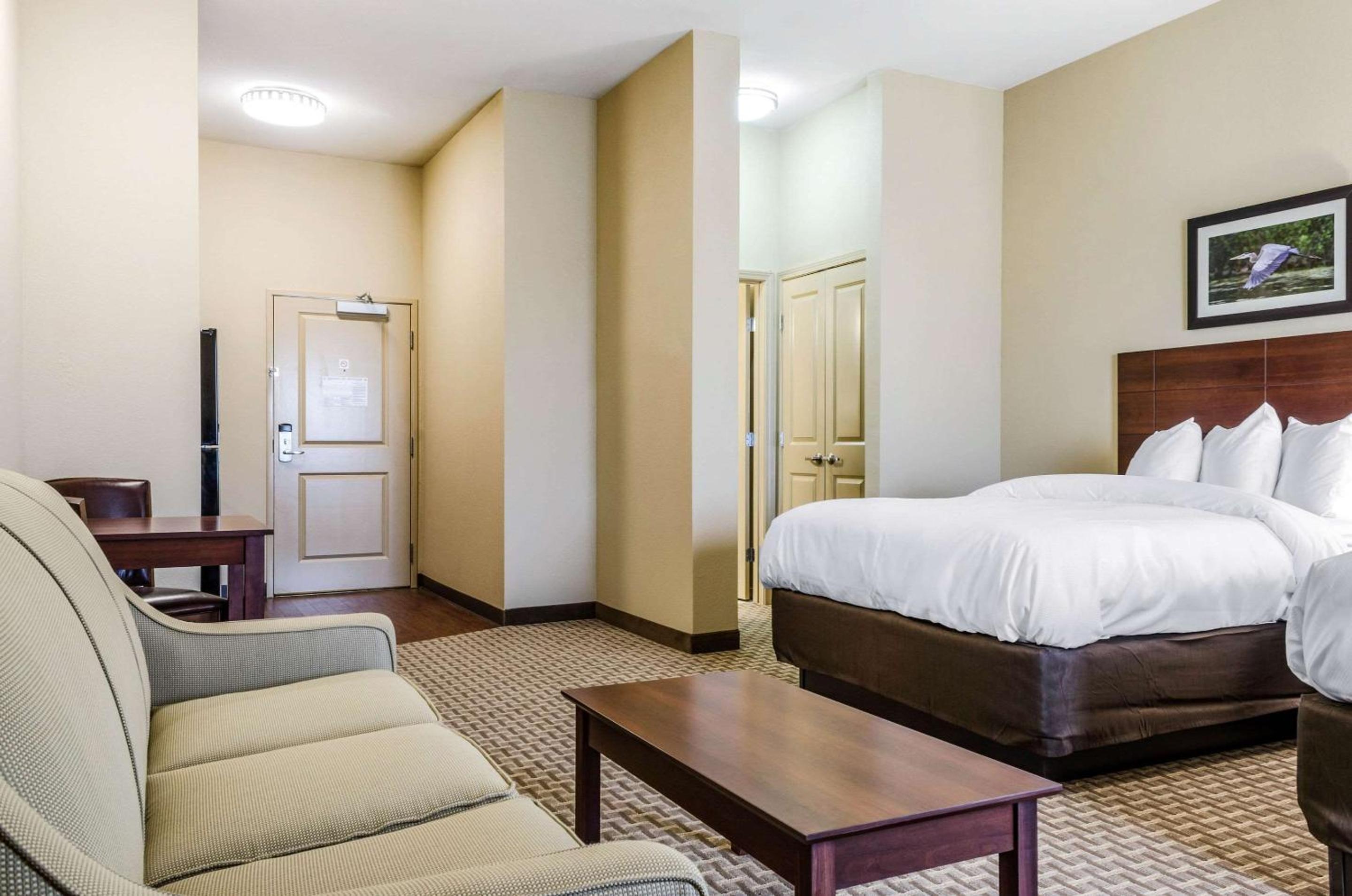 Lake Charles Vacations - MainStay Suites Hackberry Sportsman's Lodge - Property Image 4