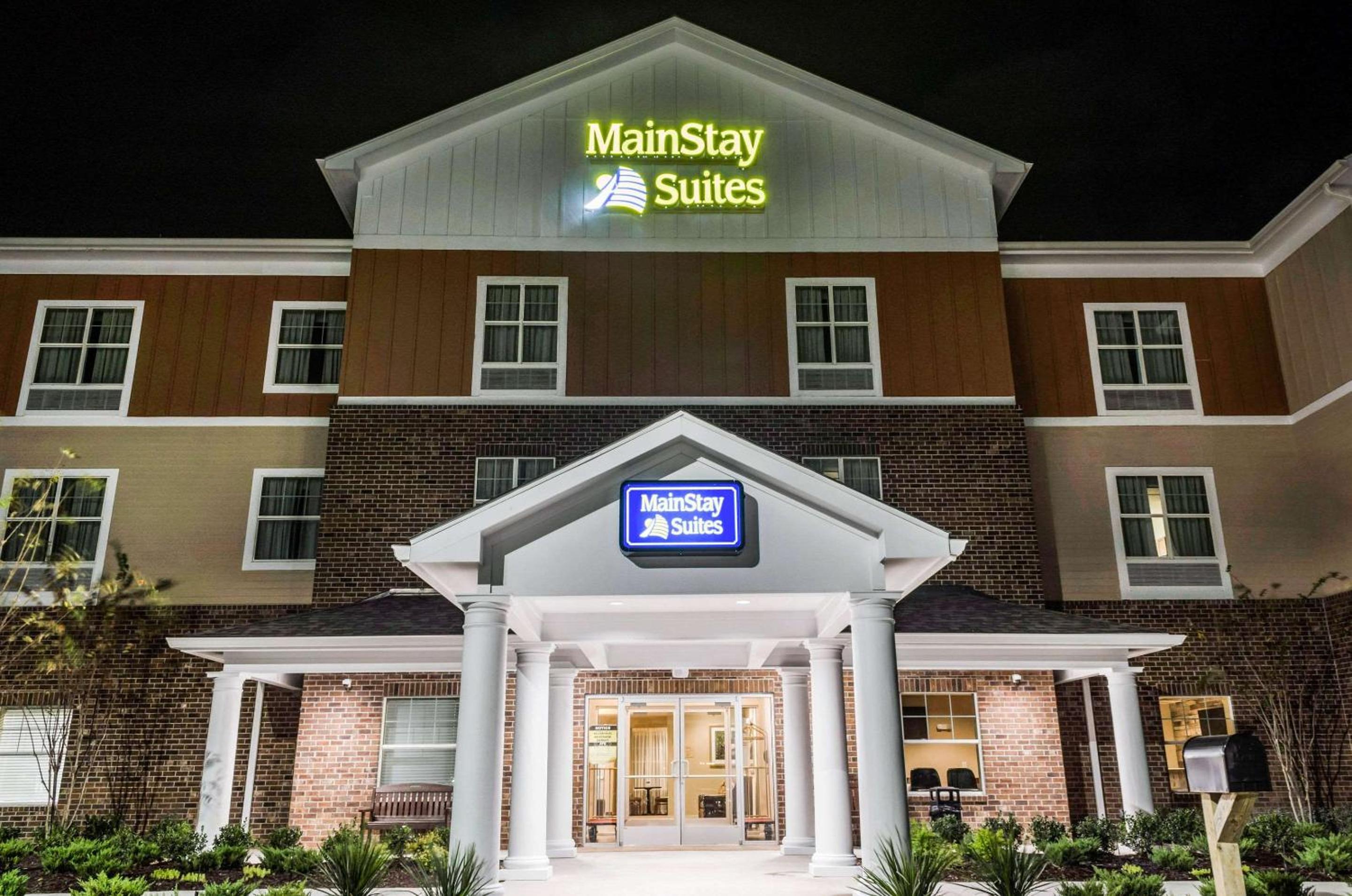 Lake Charles Vacations - MainStay Suites Hackberry Sportsman's Lodge - Property Image 2