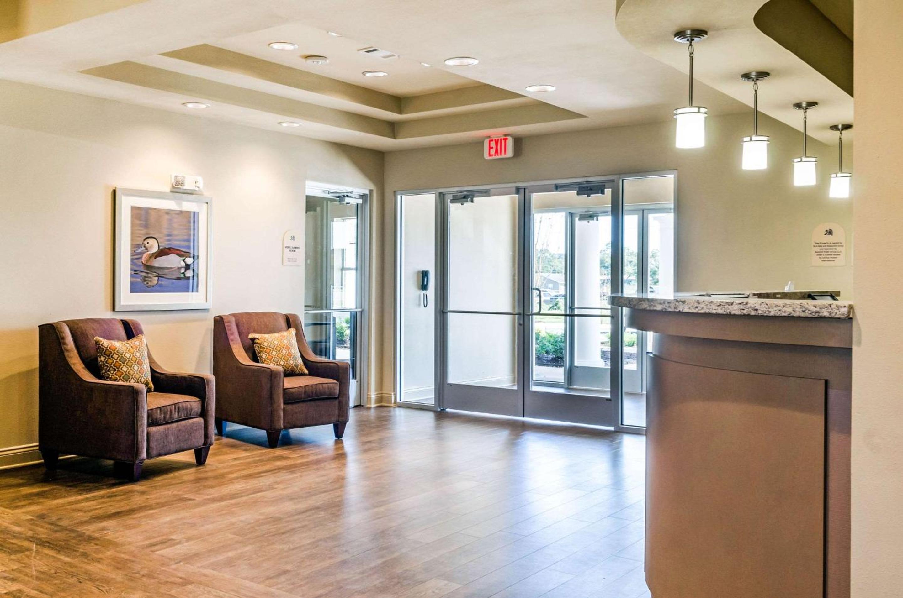 MainStay Suites Hackberry Sportsman's Lodge
