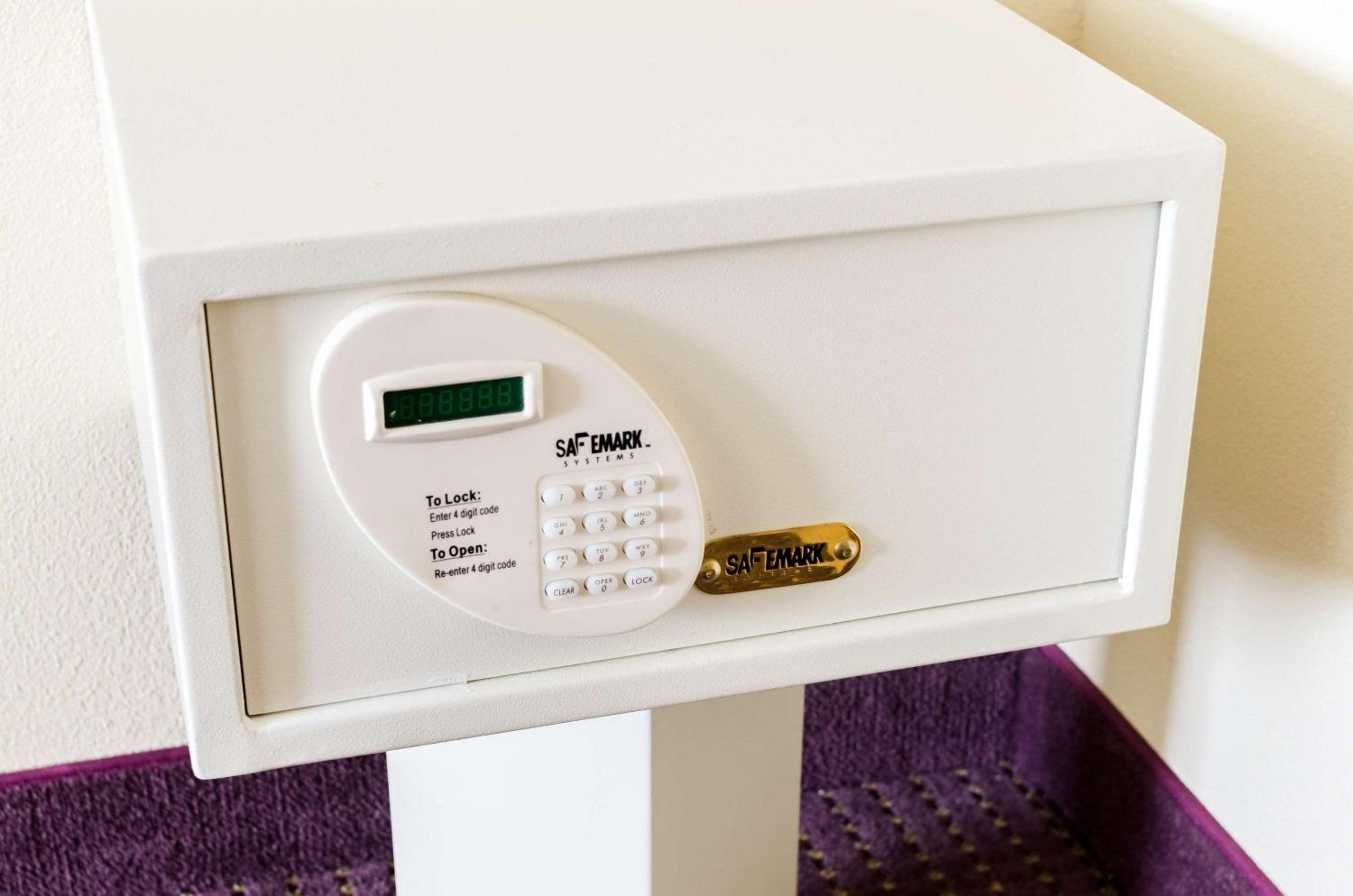 Colby Vacations - Comfort Inn - Property Image 10