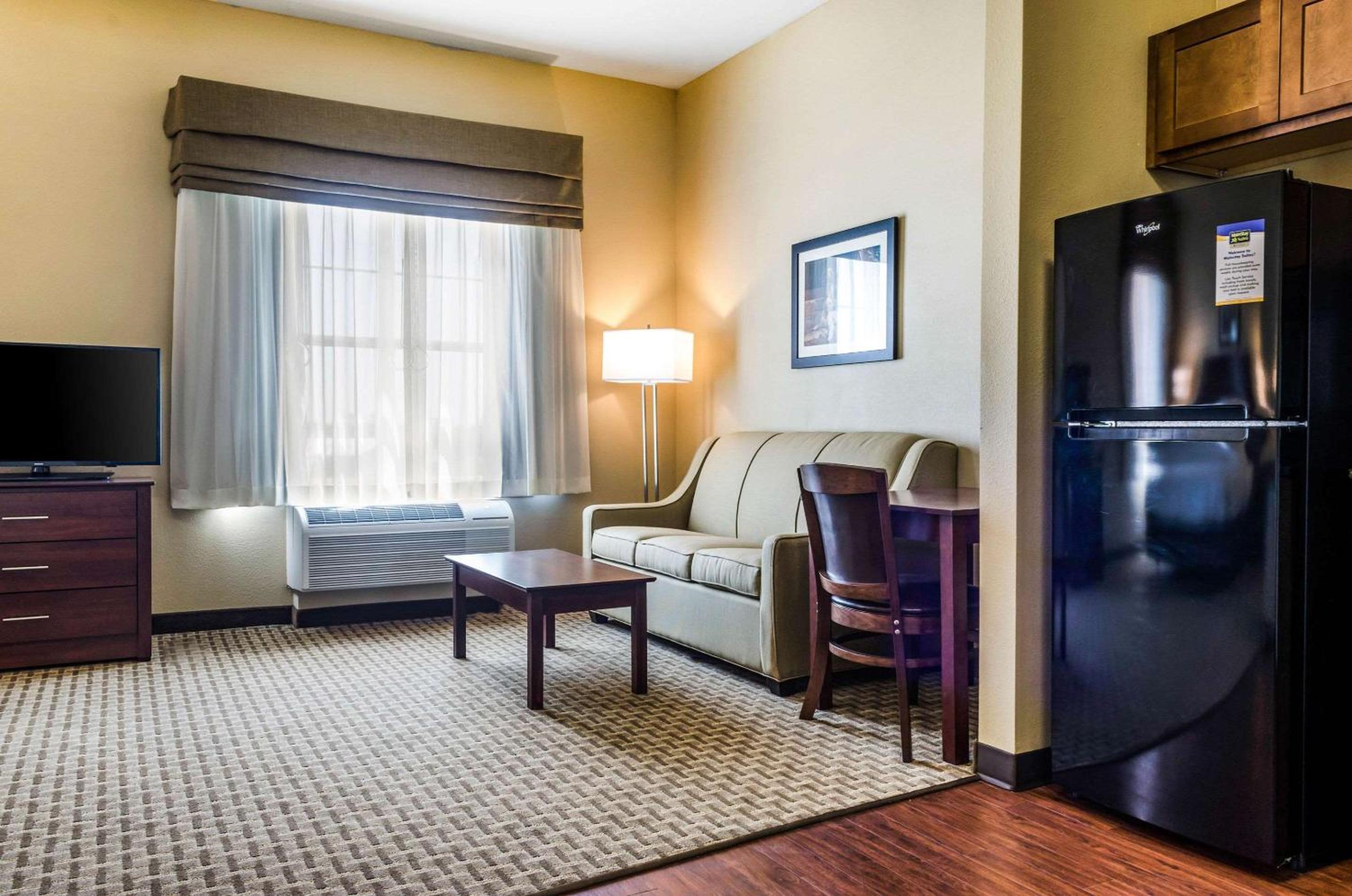 MainStay Suites Hackberry Sportsman's Lodge