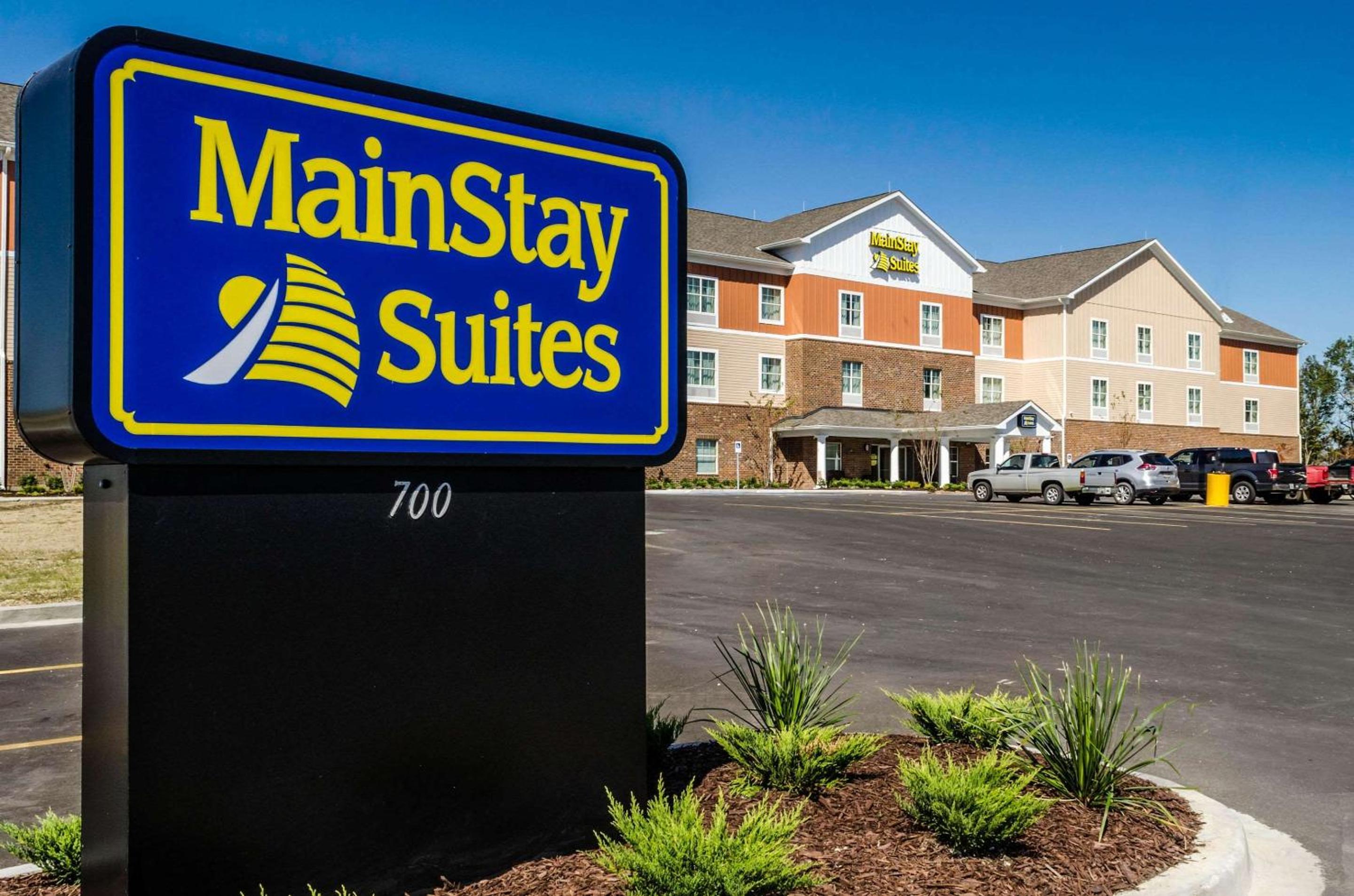 MainStay Suites Hackberry Sportsman's Lodge