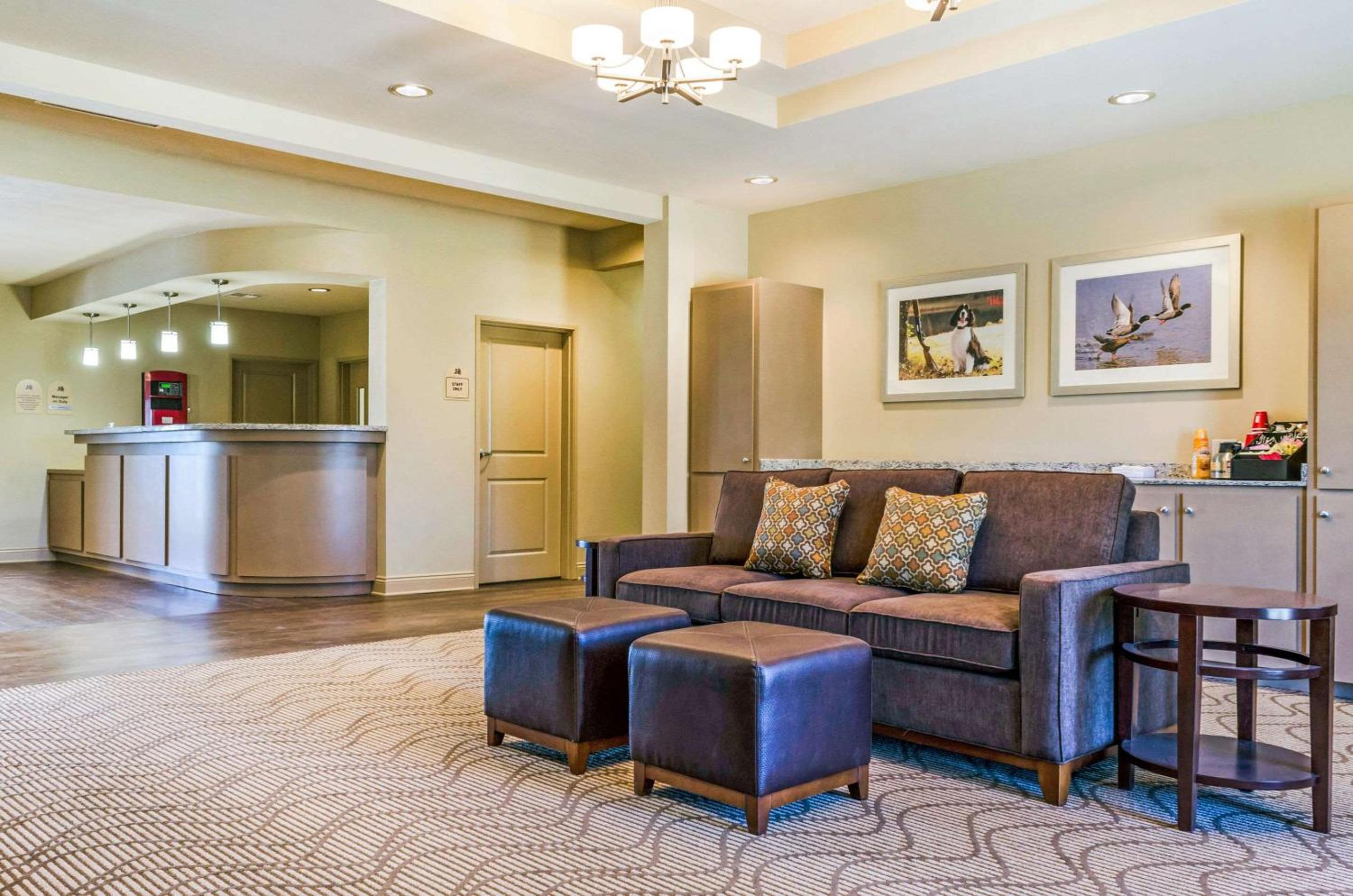 MainStay Suites Hackberry Sportsman's Lodge