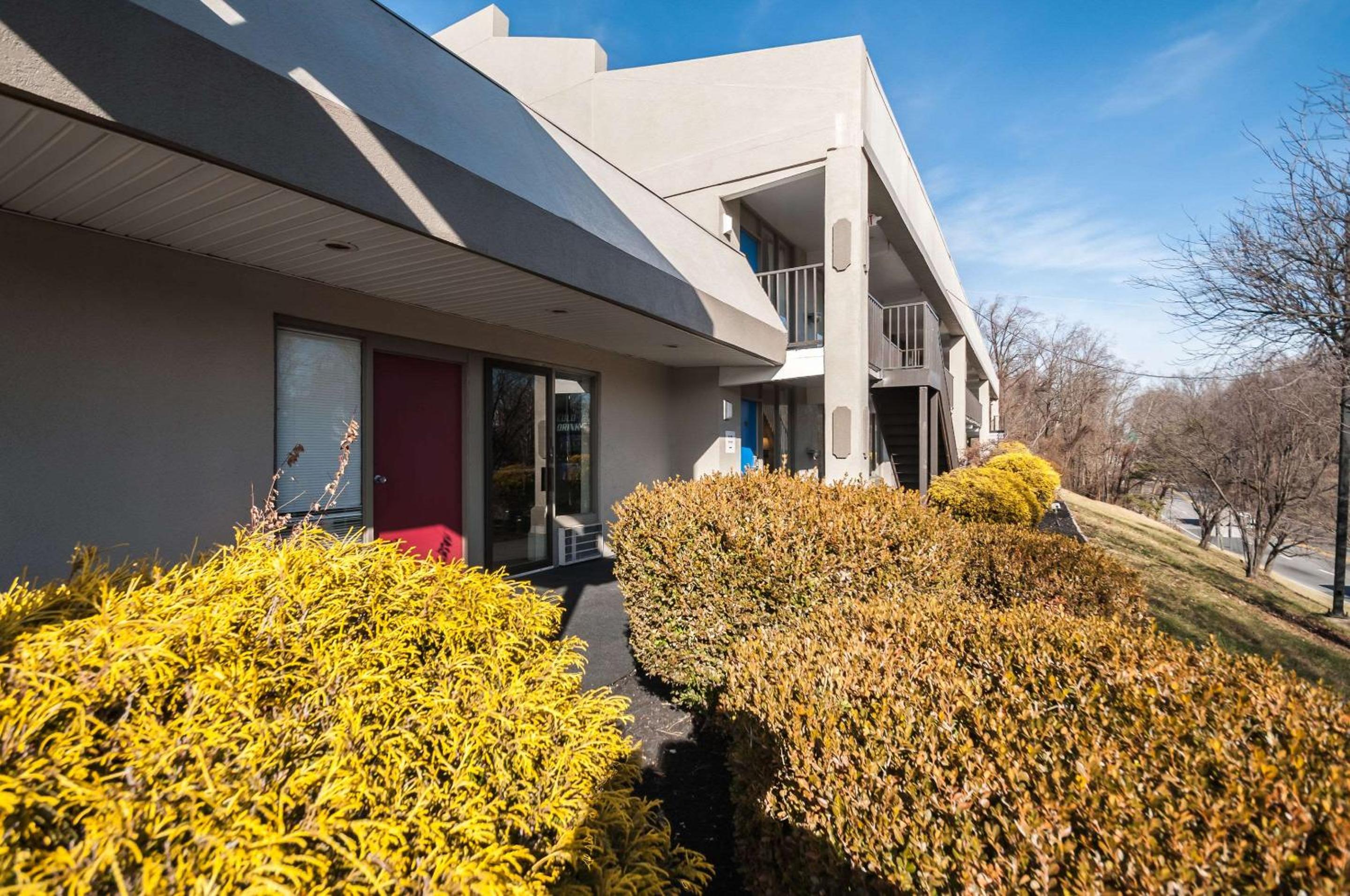Baltimore Vacations - Econo Lodge - Property Image 1