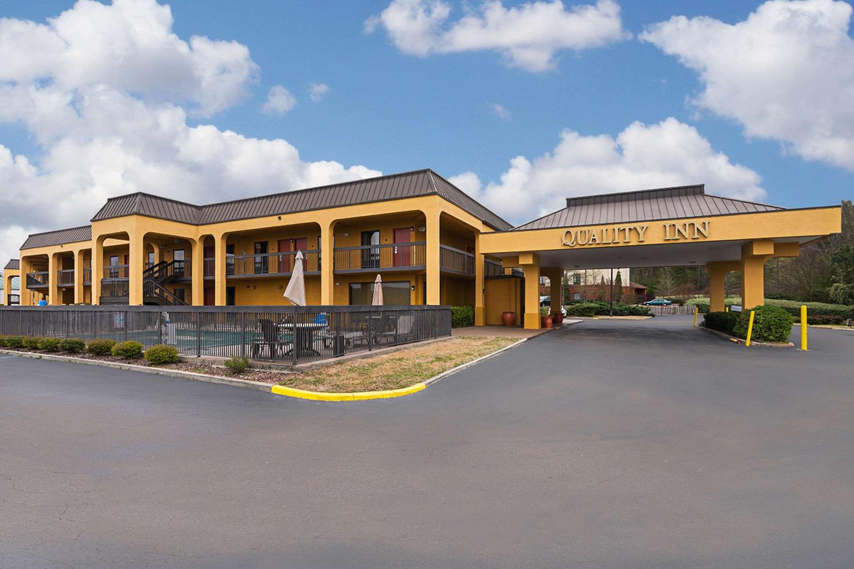 Birmingham Vacations - Quality Inn Airport - Southeast - Property Image 4