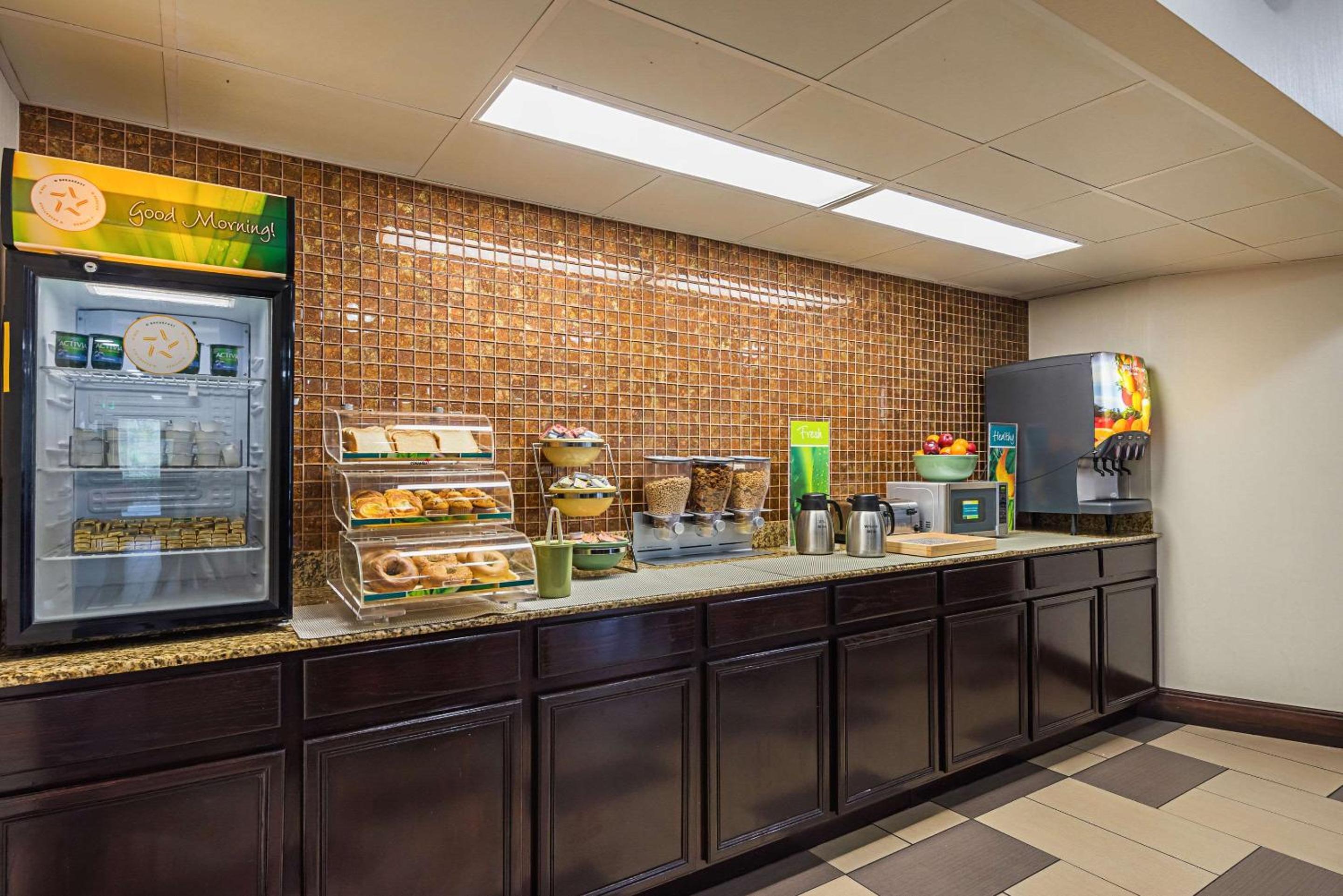 Birmingham Vacations - Quality Inn Airport - Southeast - Property Image 6