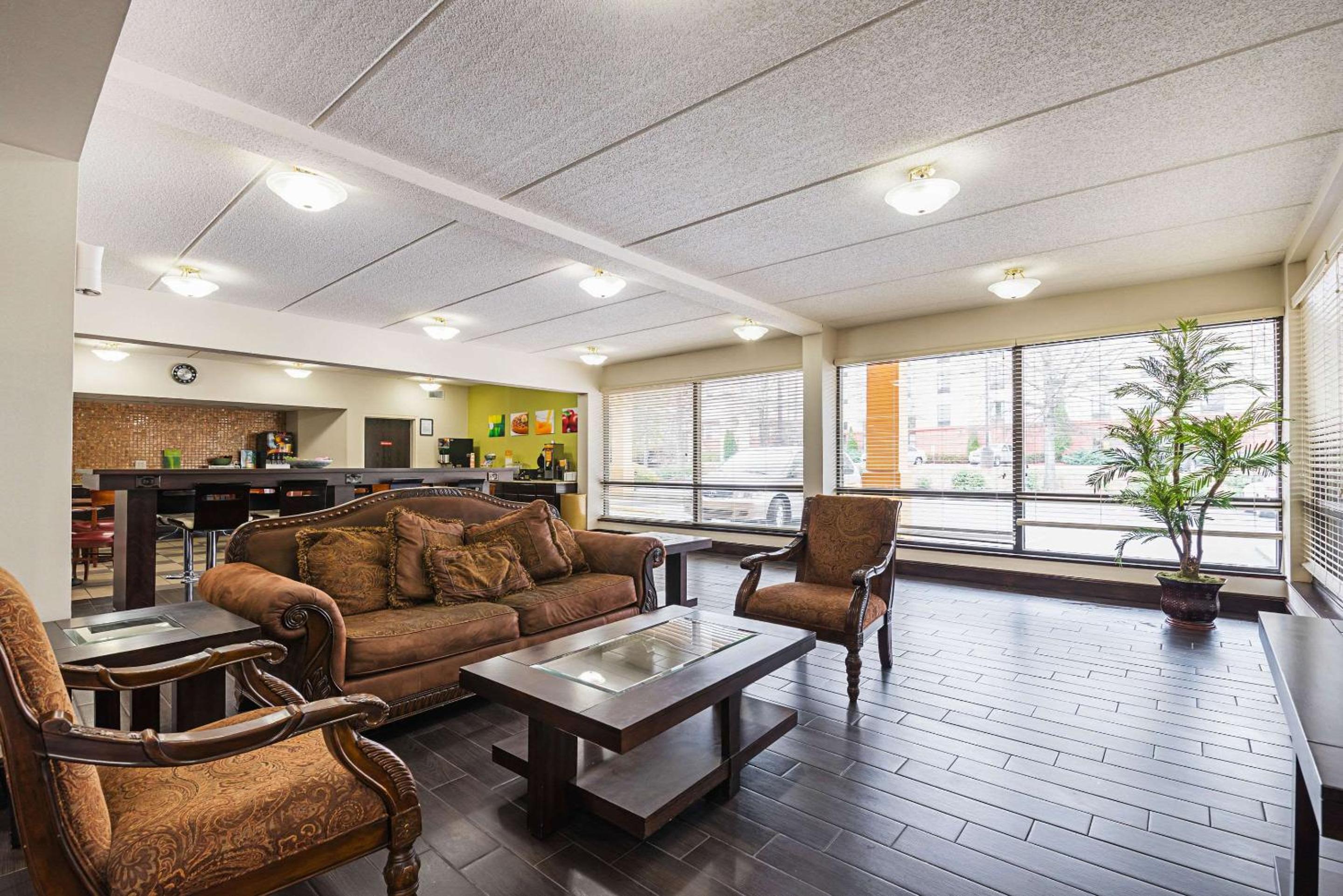 Birmingham Vacations - Quality Inn Airport - Southeast - Property Image 7