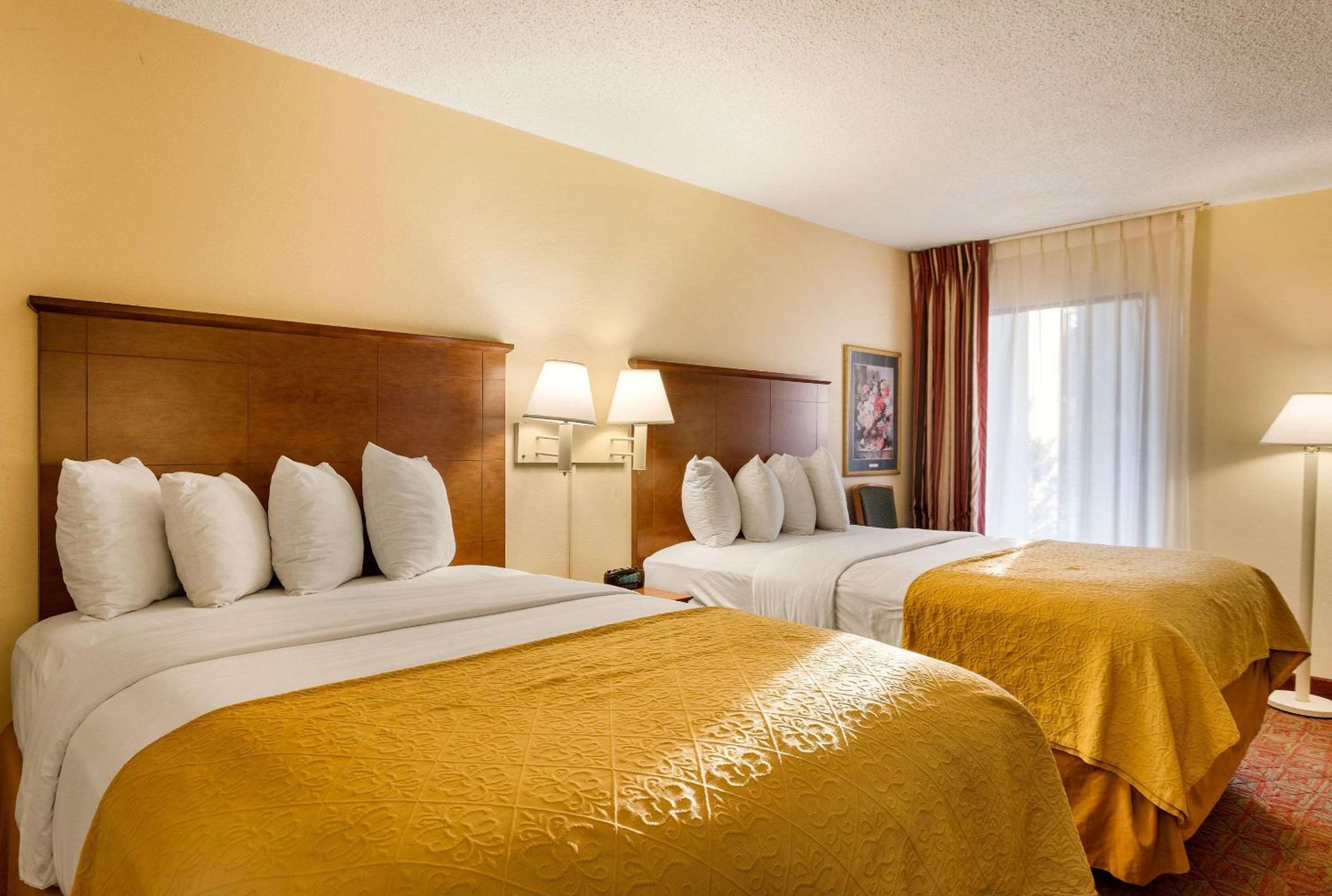 Blytheville Vacations - Quality Inn - Property Image 2