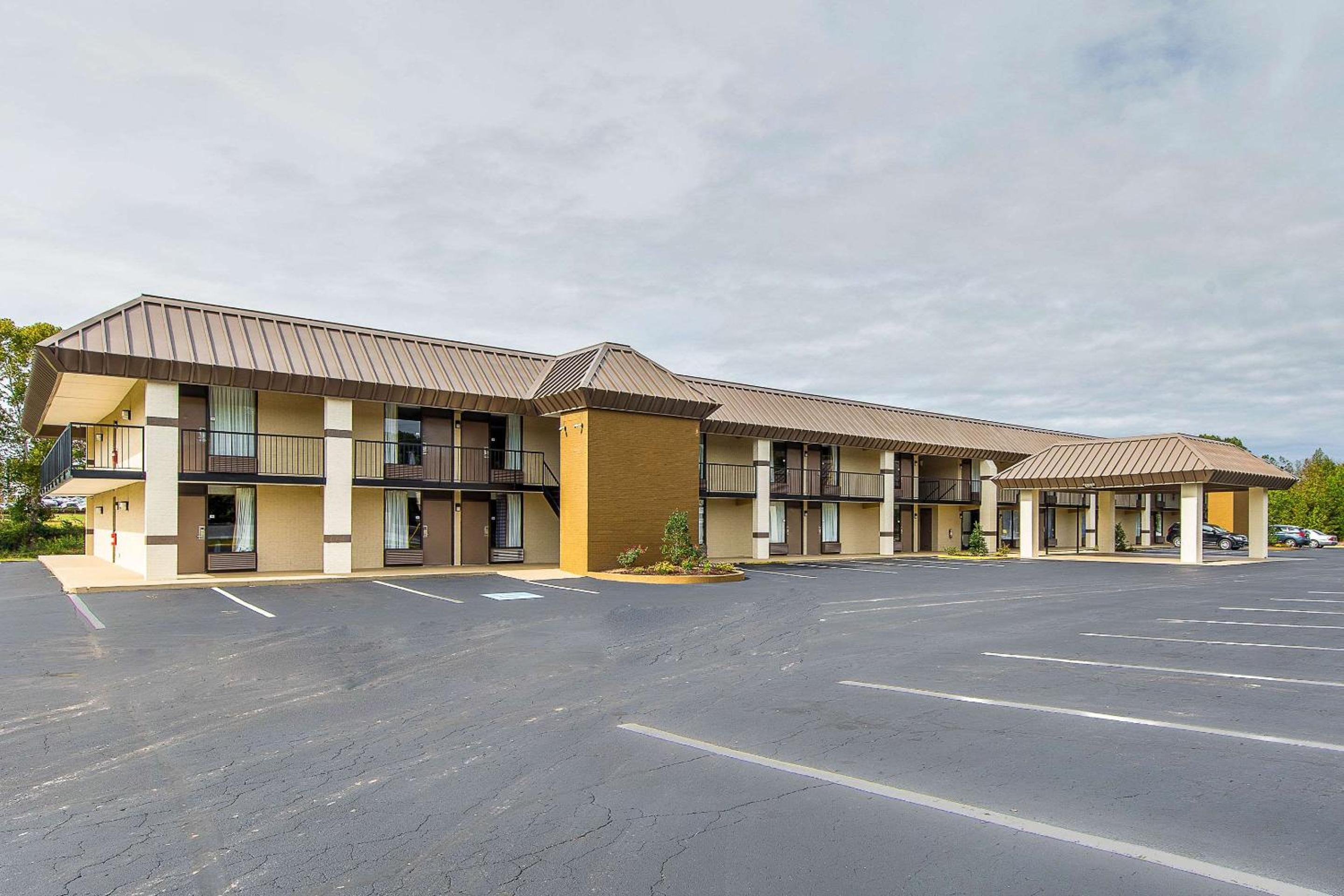 Quality Inn Forest City view 4