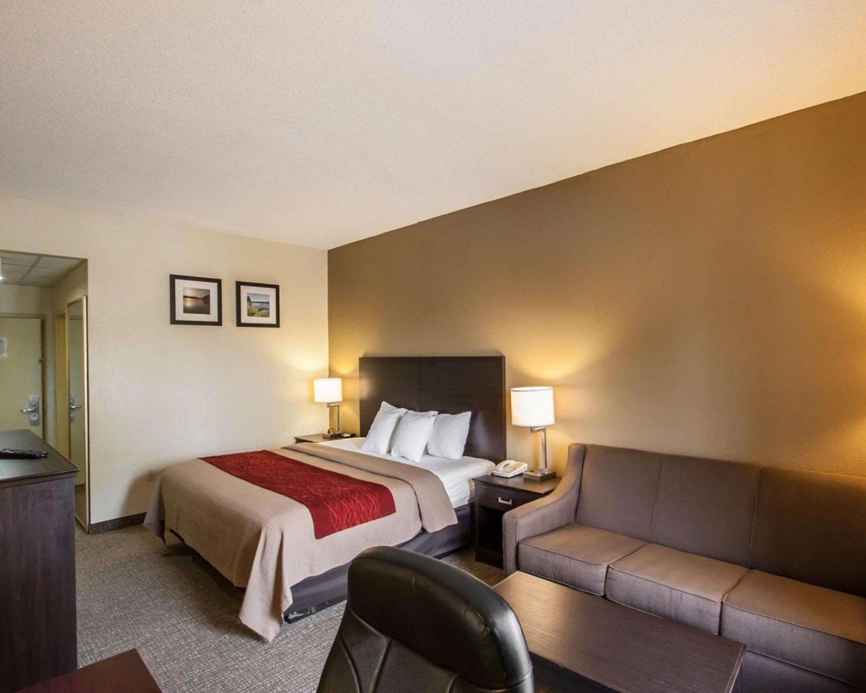 Blytheville Vacations - Quality Inn Hayti North - Property Image 4