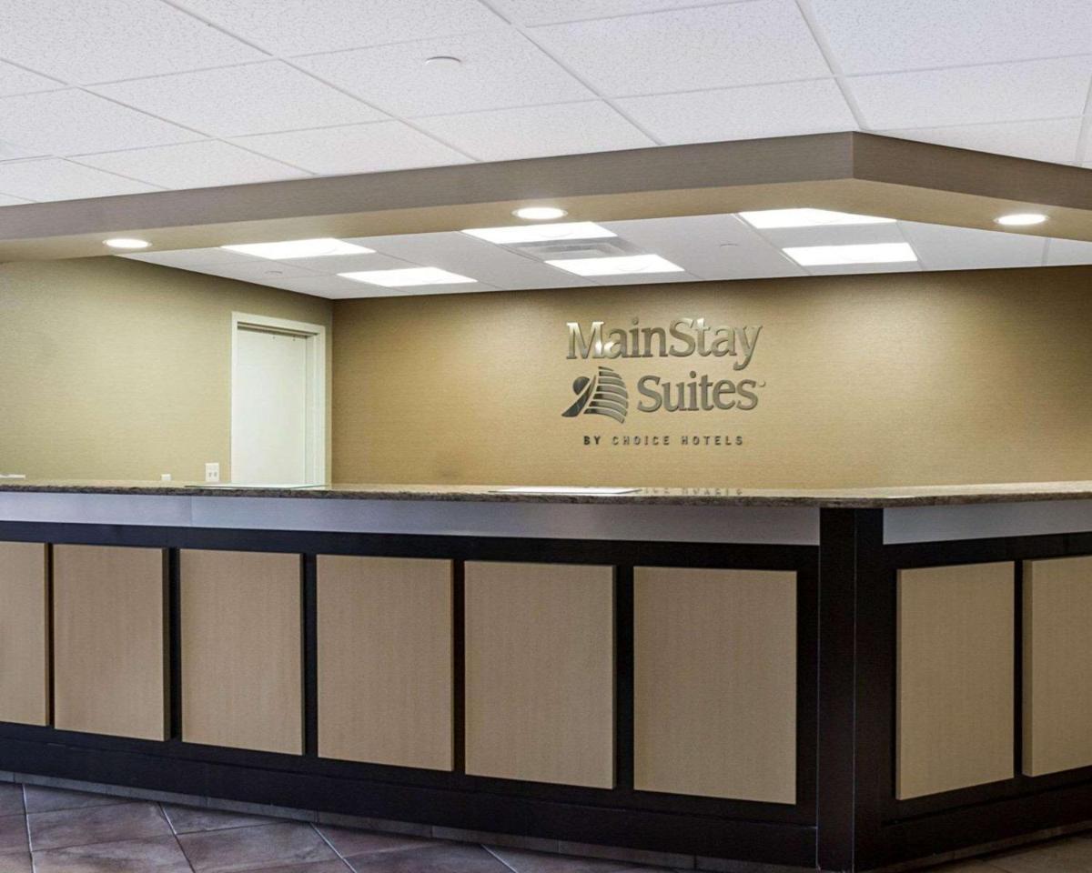 Bismarck Vacations - MainStay Suites Bismarck - Property Image 17
