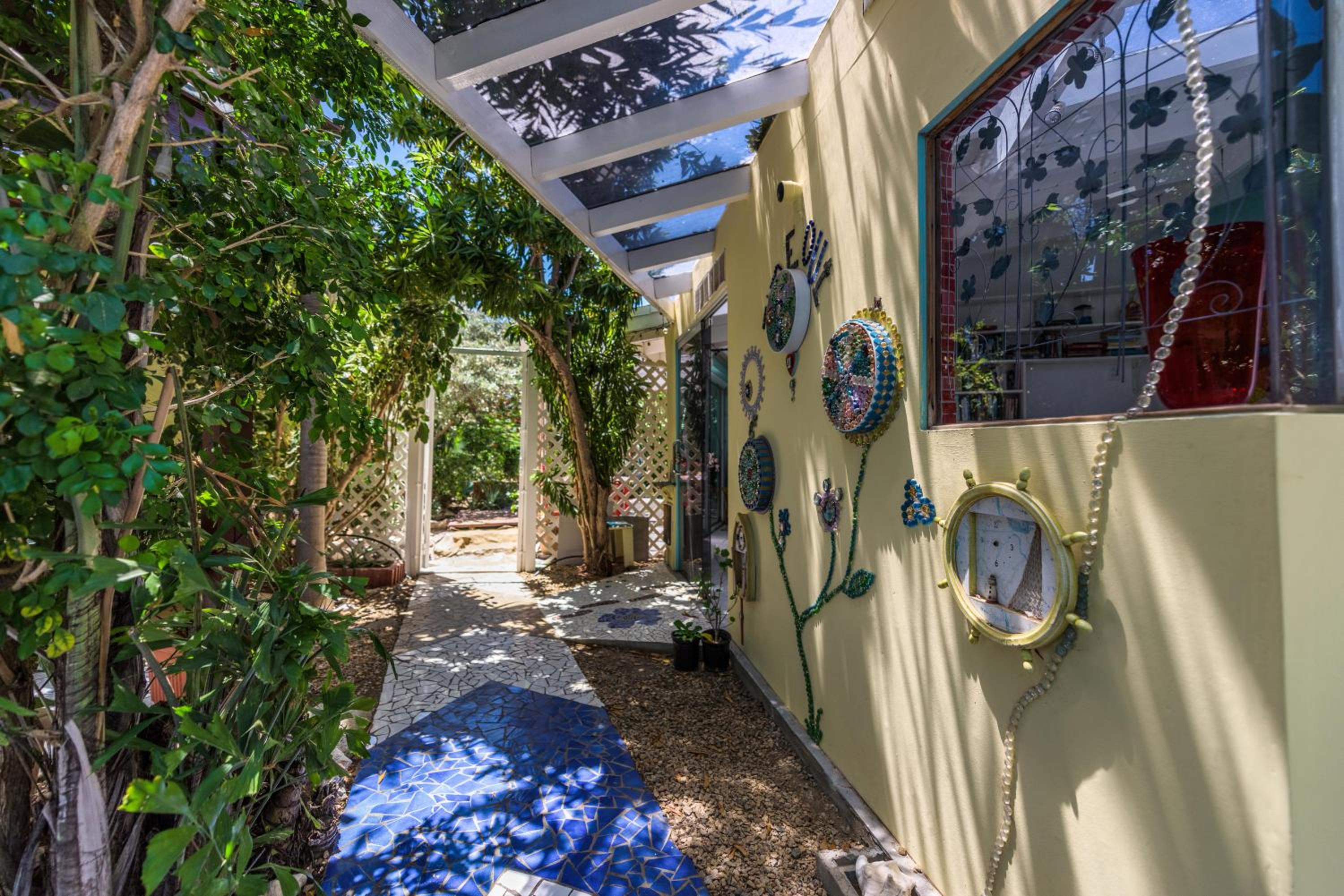 Sunflower Villa Studios