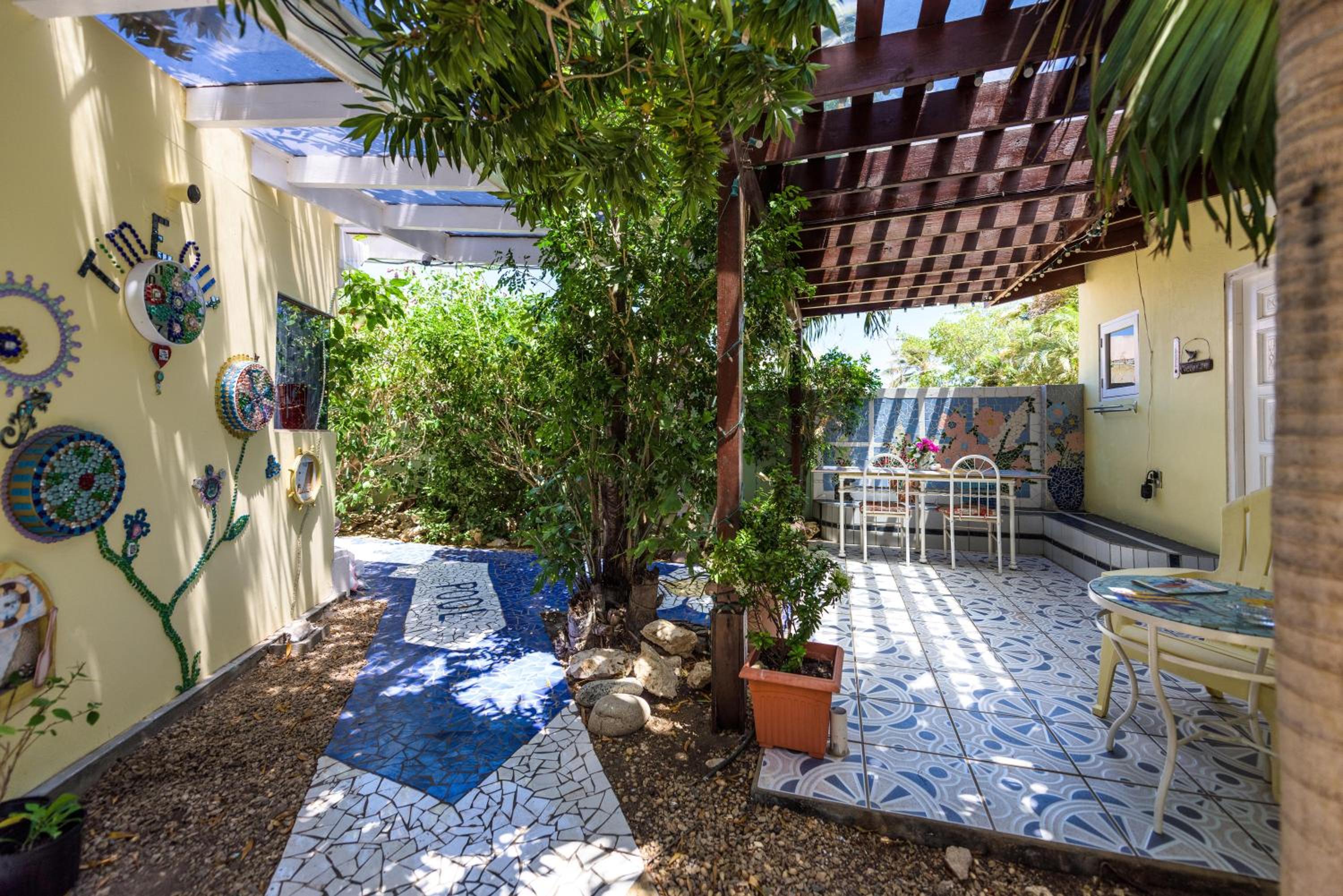 Sunflower Villa Studios