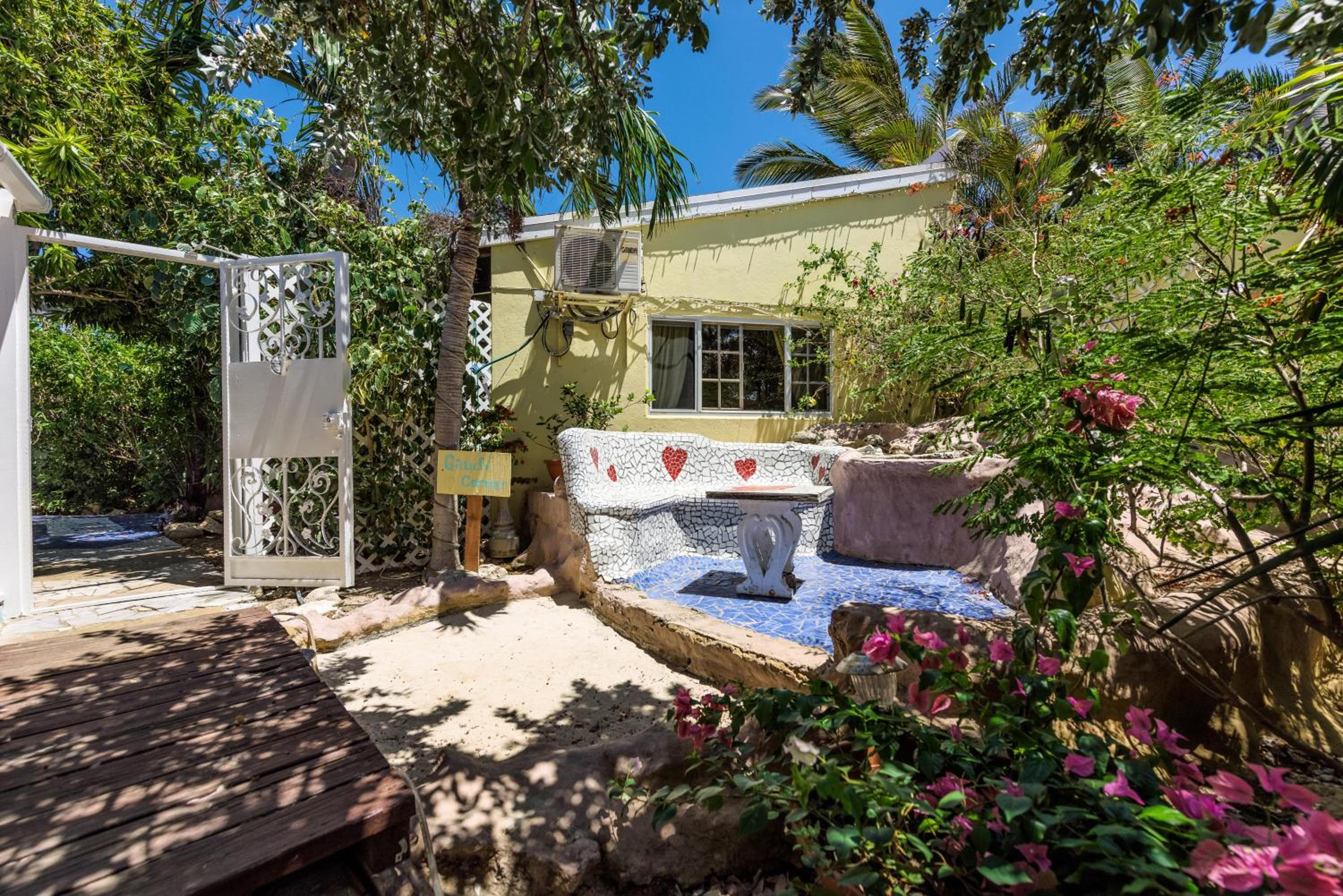 Sunflower Villa Studios