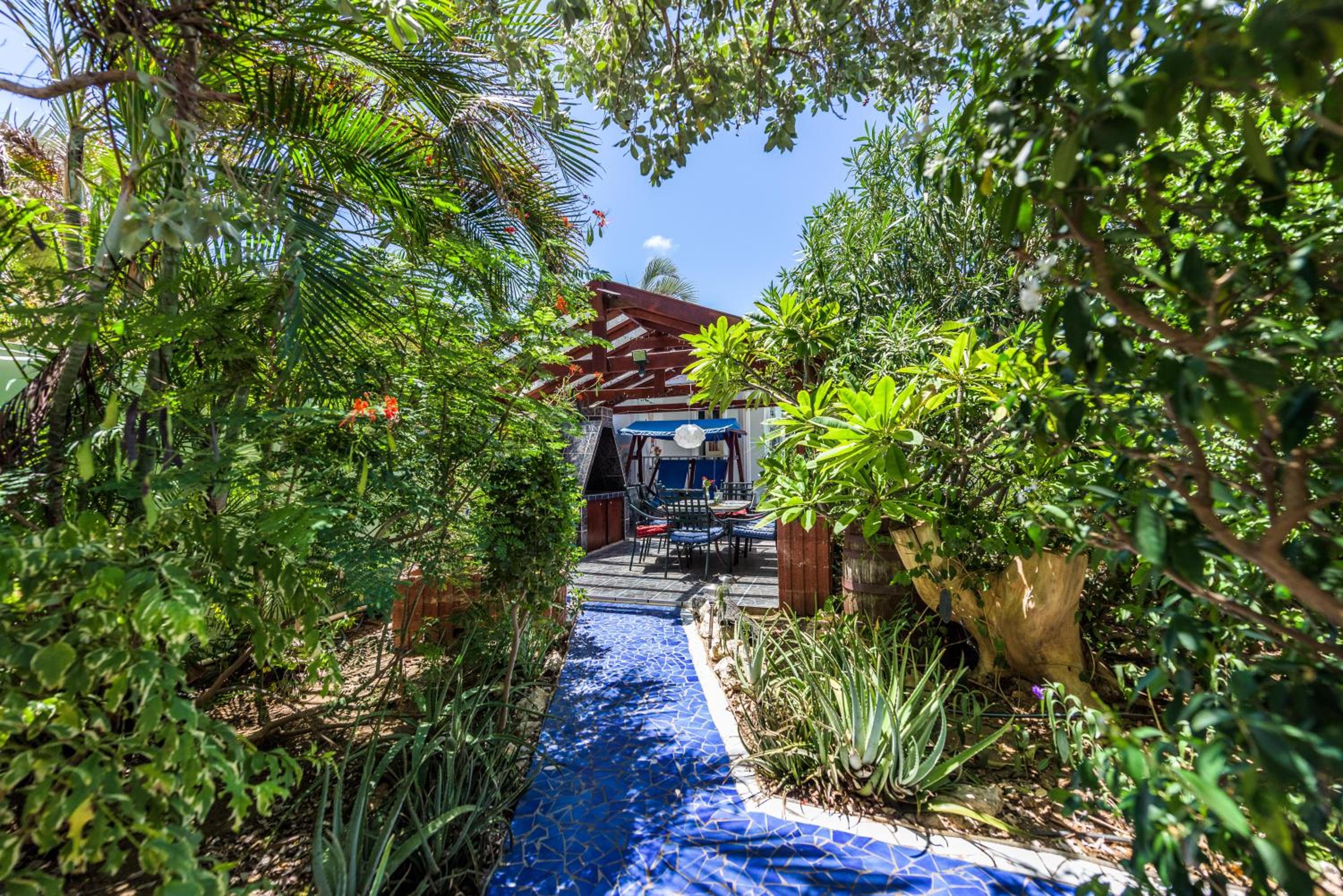 Sunflower Villa Studios