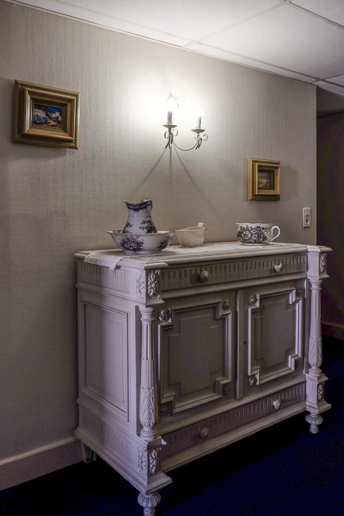 hotel reception