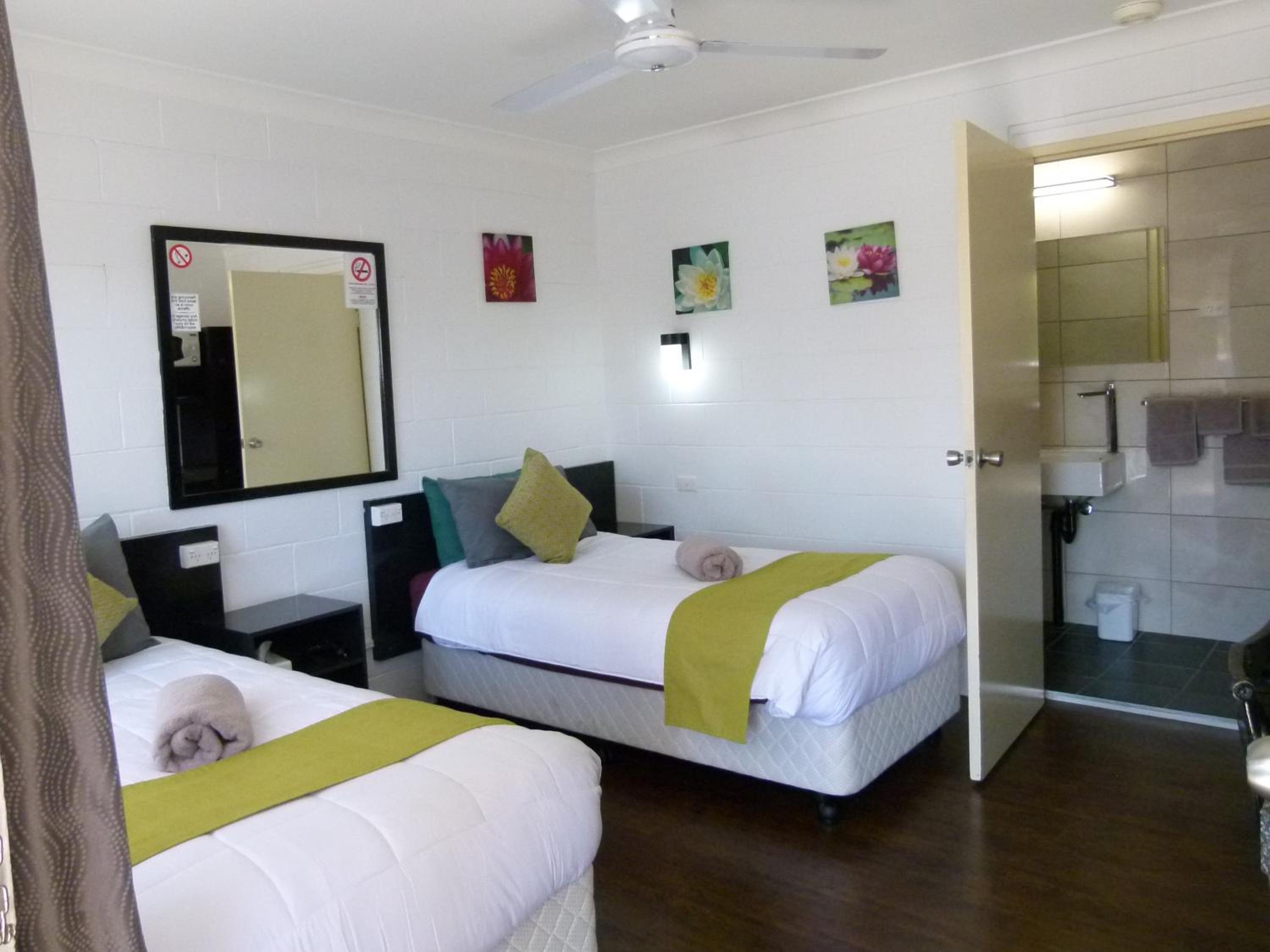 Azalea Motel