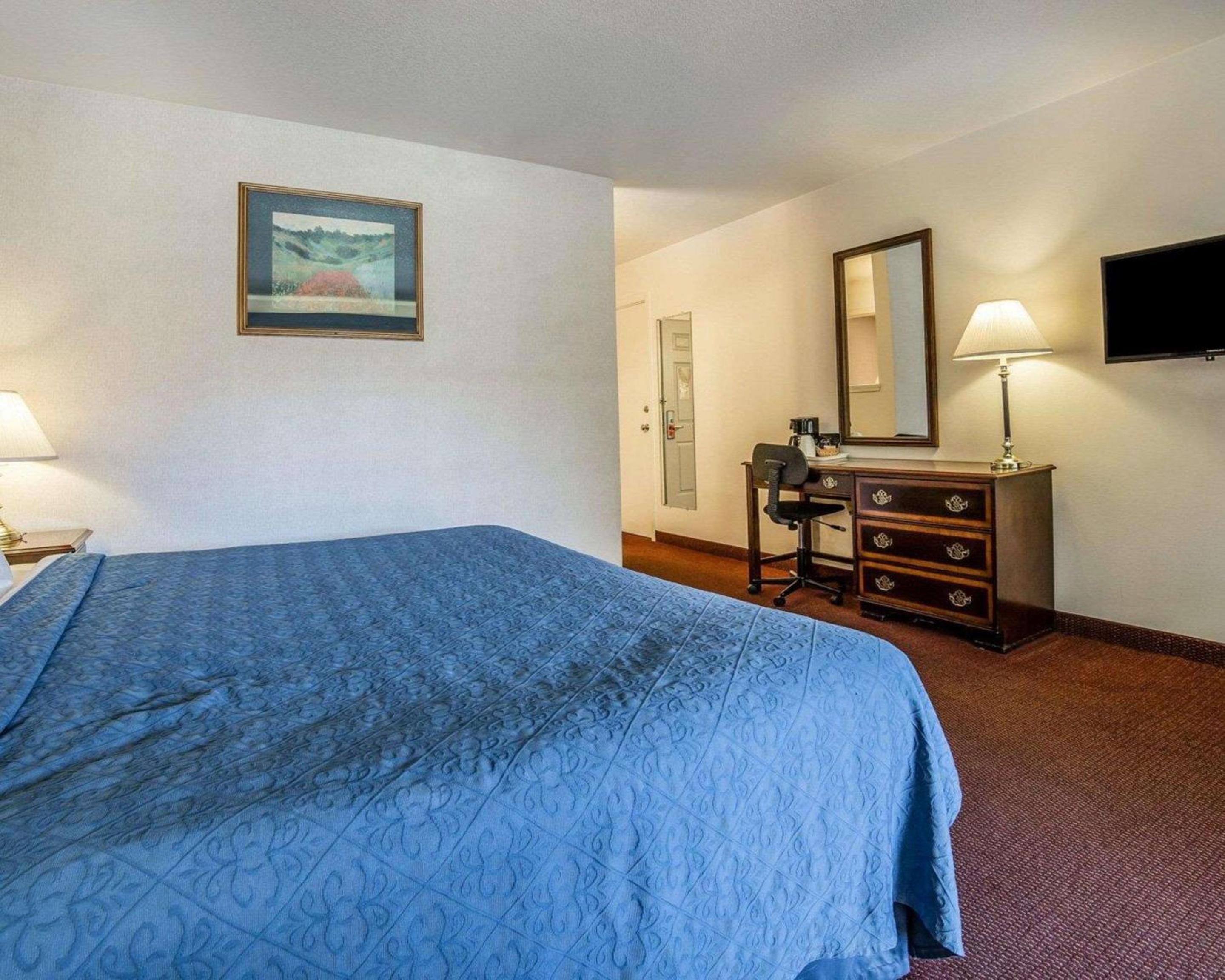 Reno Vacations - Econo Lodge Near Reno-Sparks Convention Center - Property Image 1