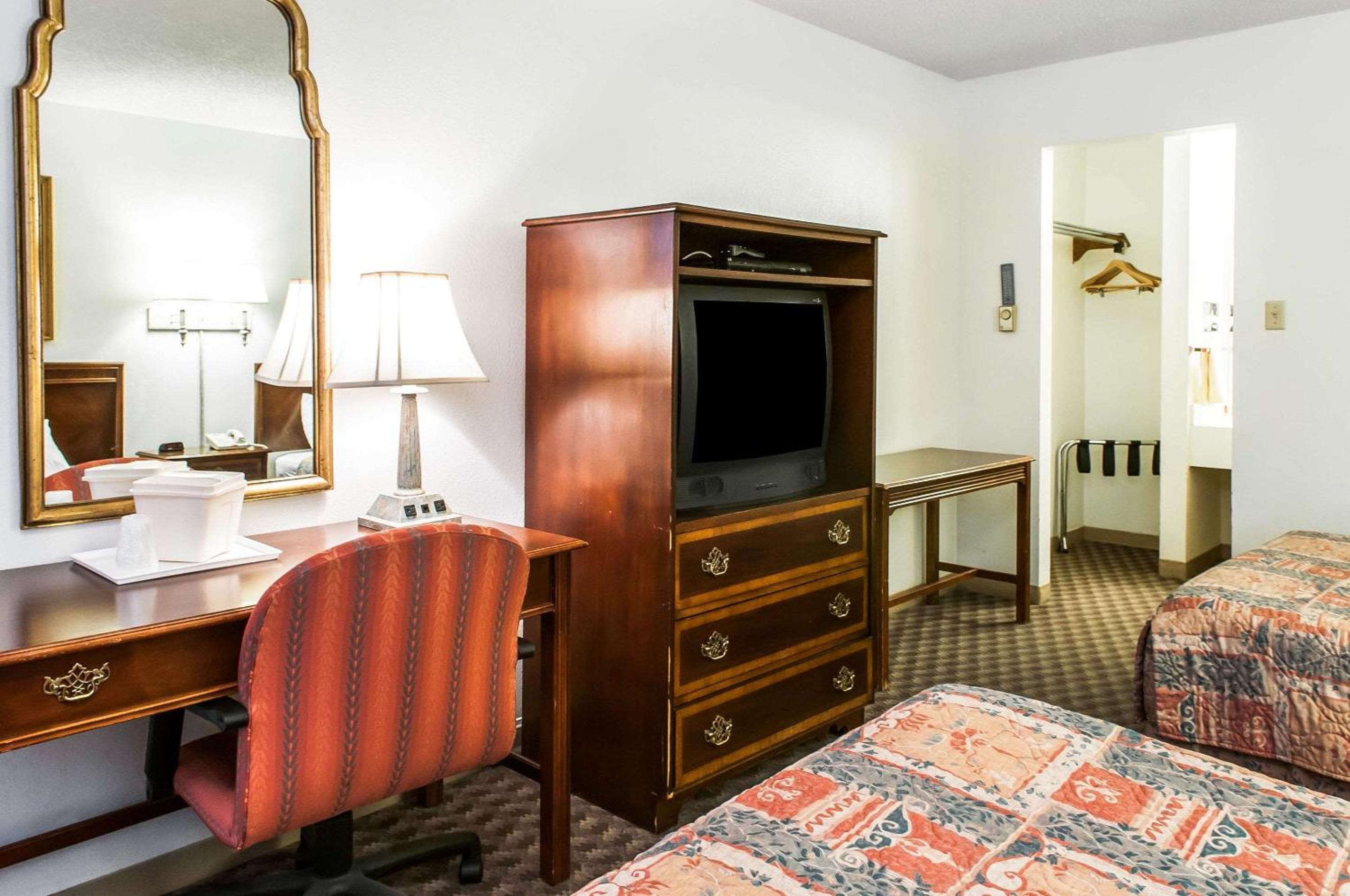 Econo Lodge Eagle Nest, 사진 16