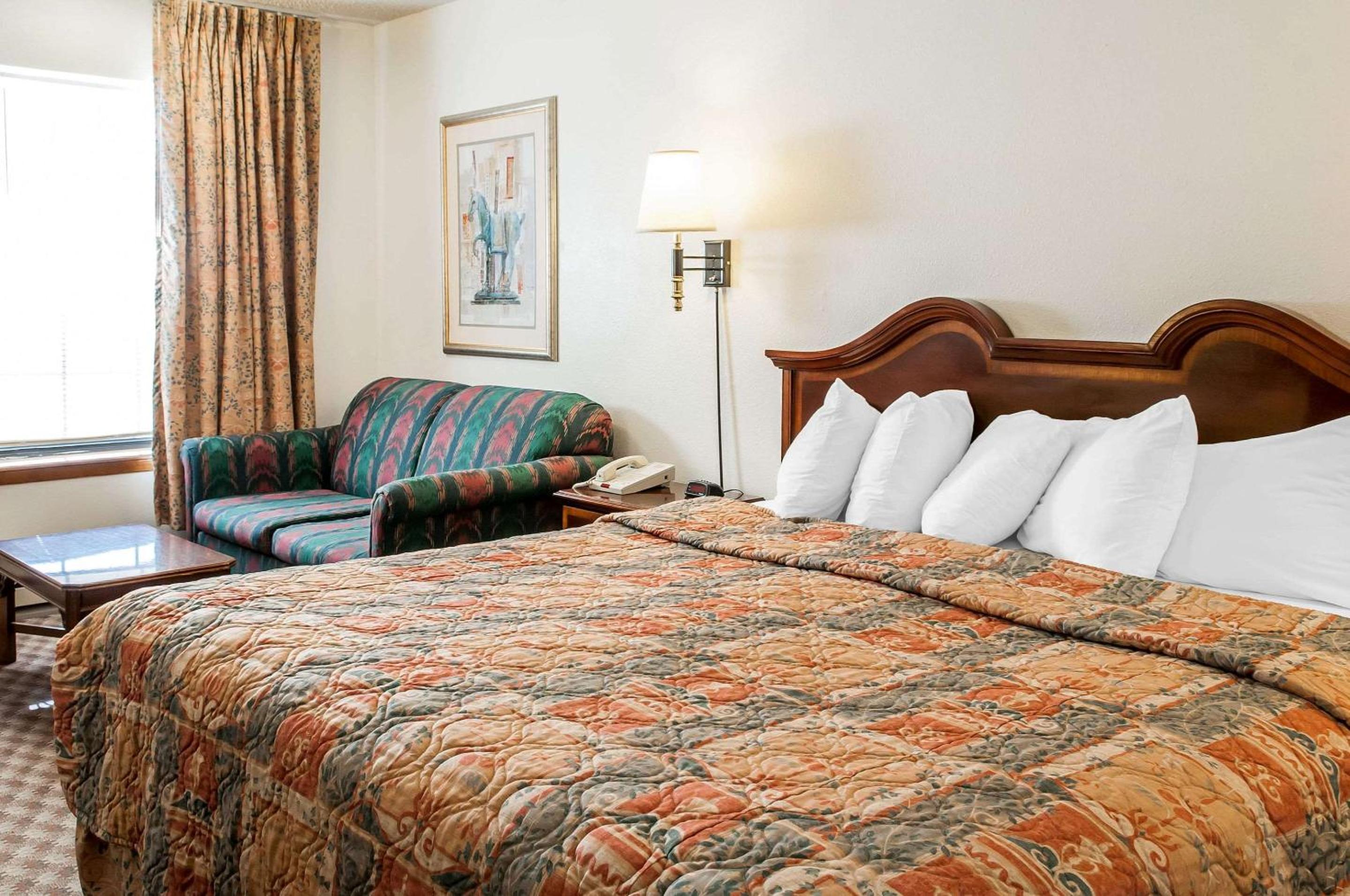 Econo Lodge Eagle Nest, 사진 33