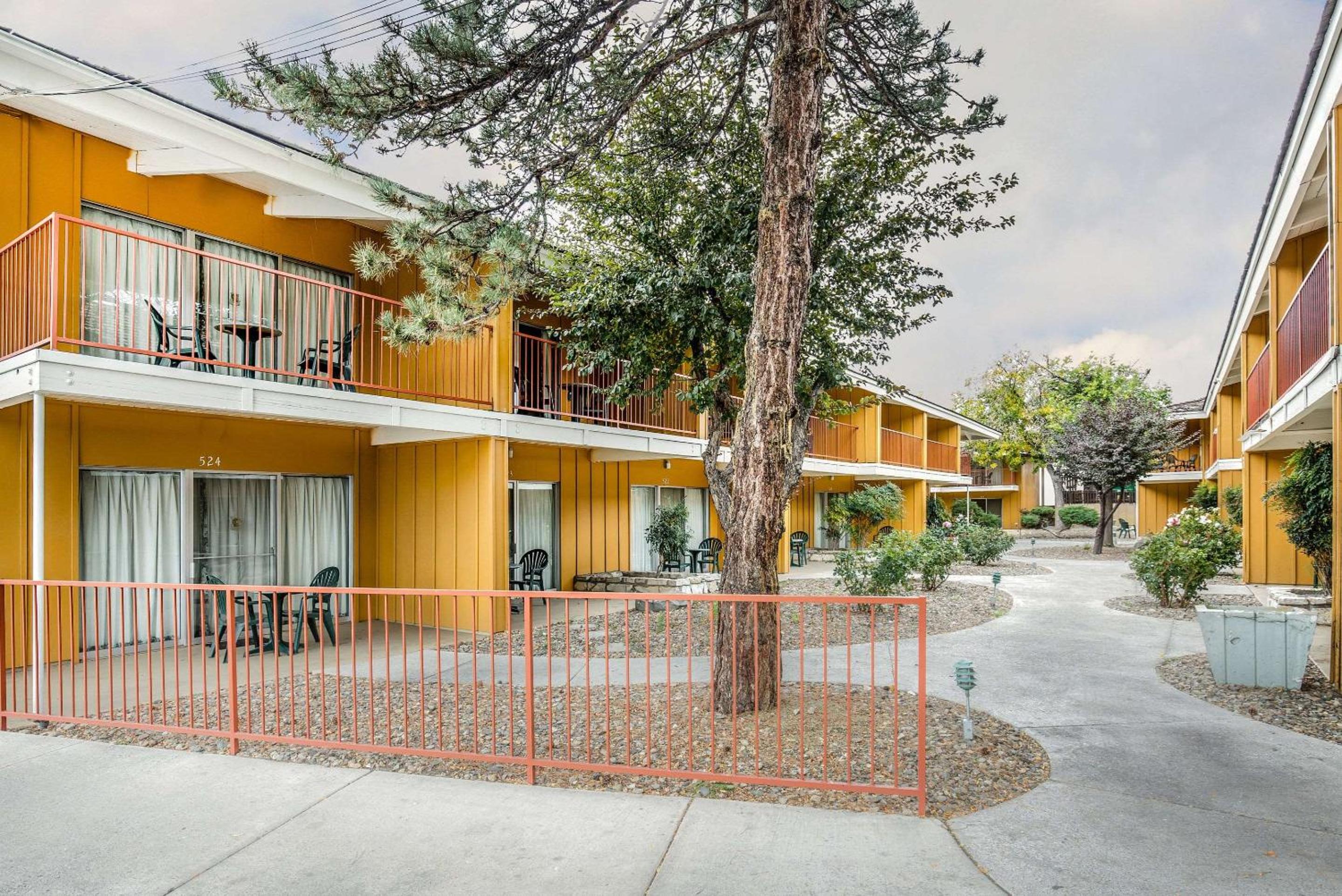 Reno Vacations - Econo Lodge Near Reno-Sparks Convention Center - Property Image 13