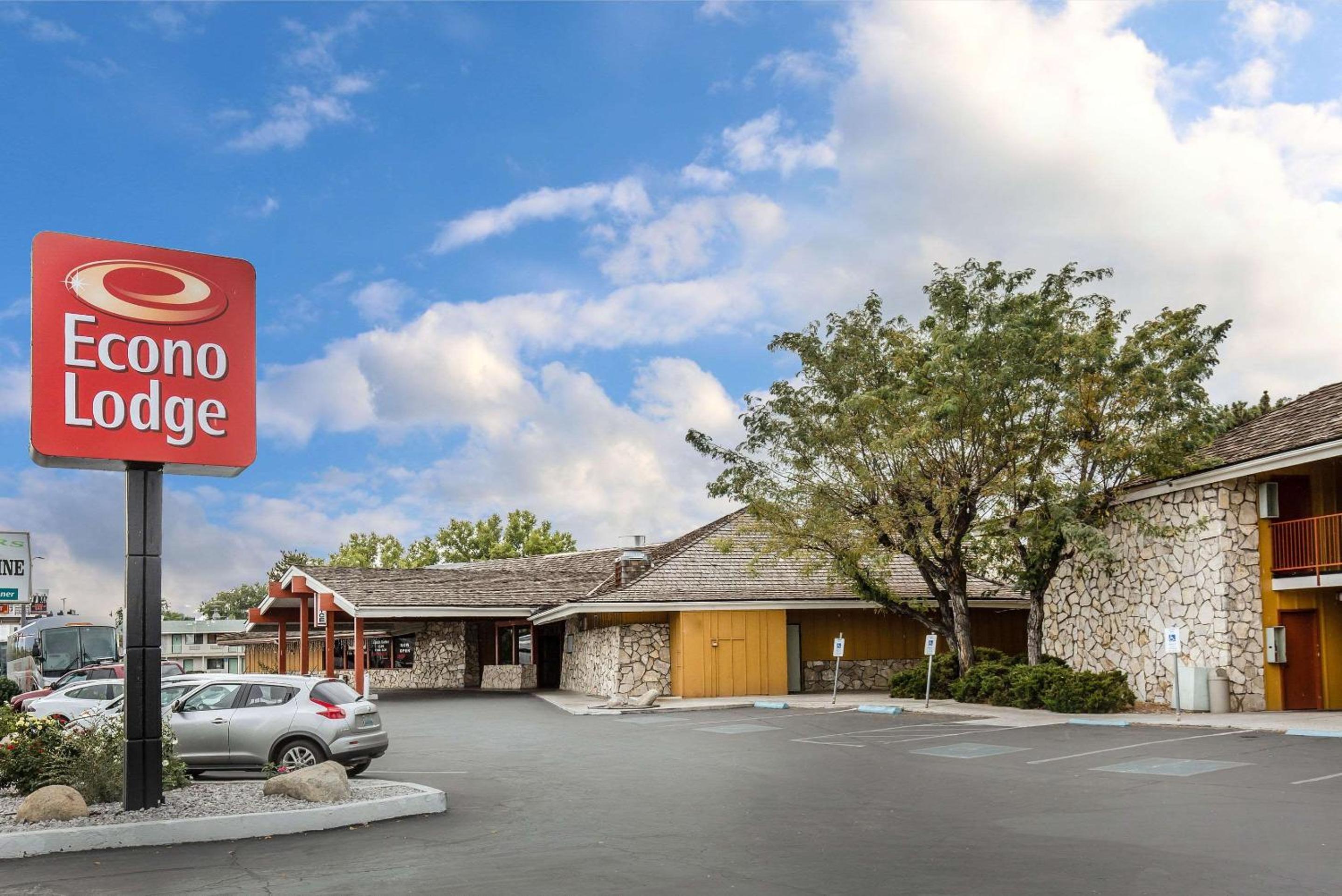 Reno Vacations - Econo Lodge Near Reno-Sparks Convention Center - Property Image 12
