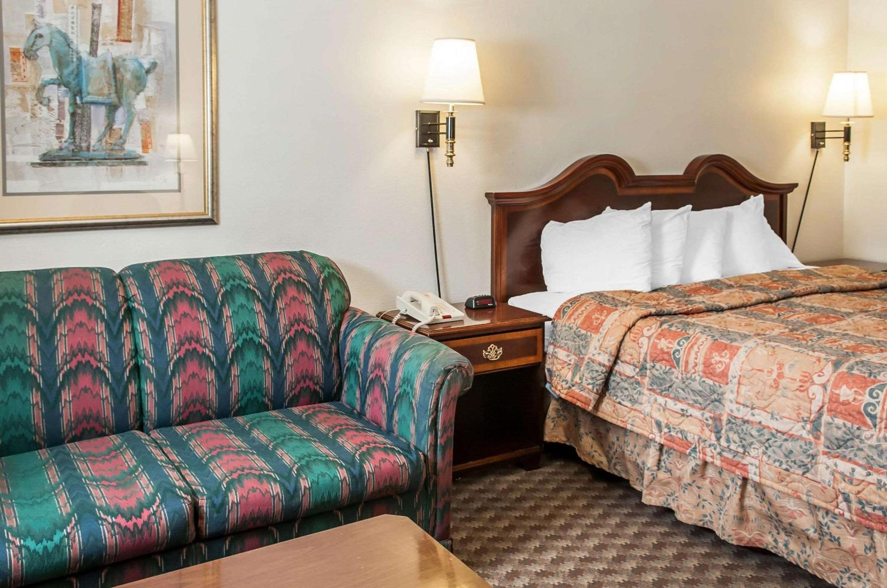 Econo Lodge Eagle Nest, 사진 25