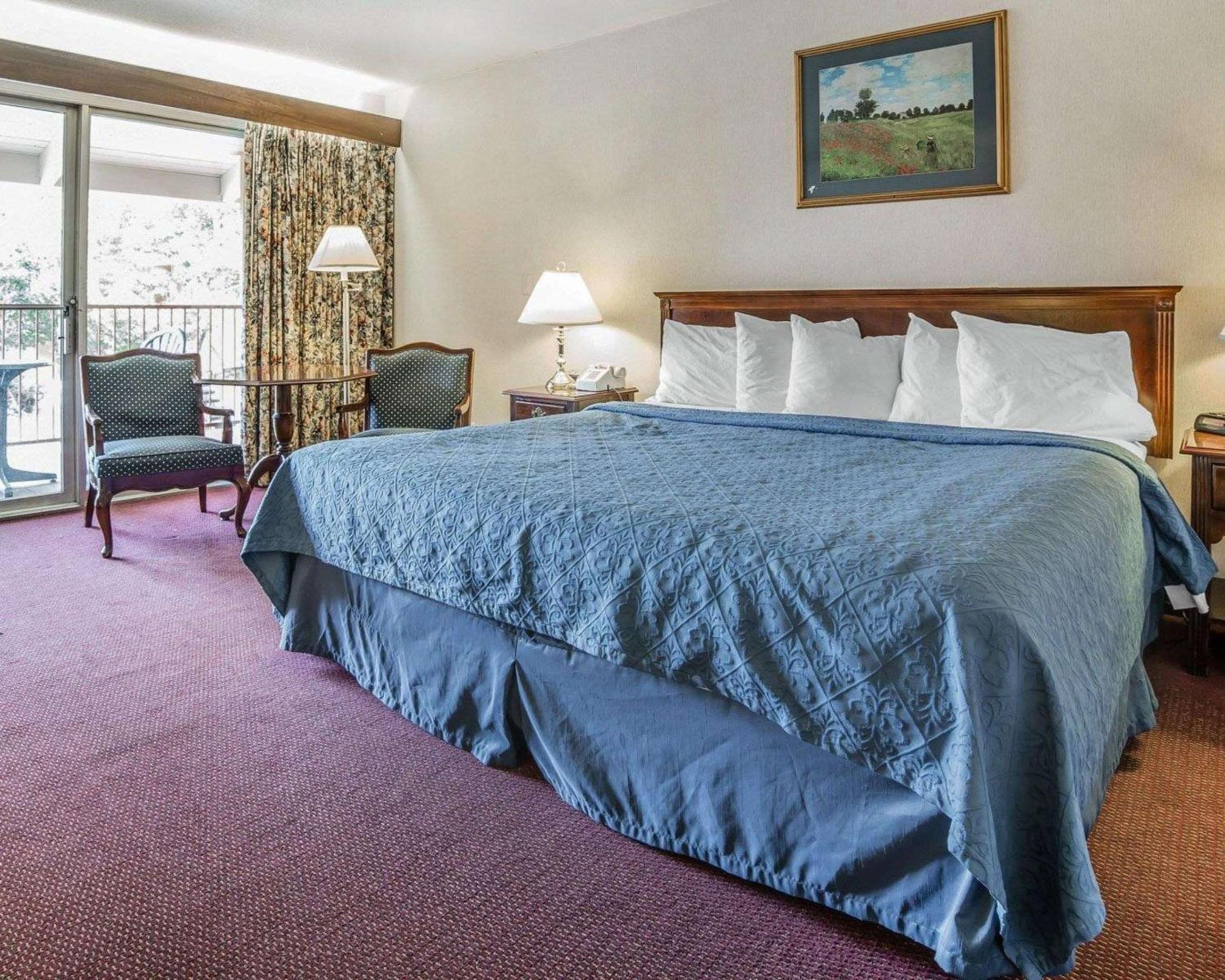 Reno Vacations - Econo Lodge Near Reno-Sparks Convention Center - Property Image 4