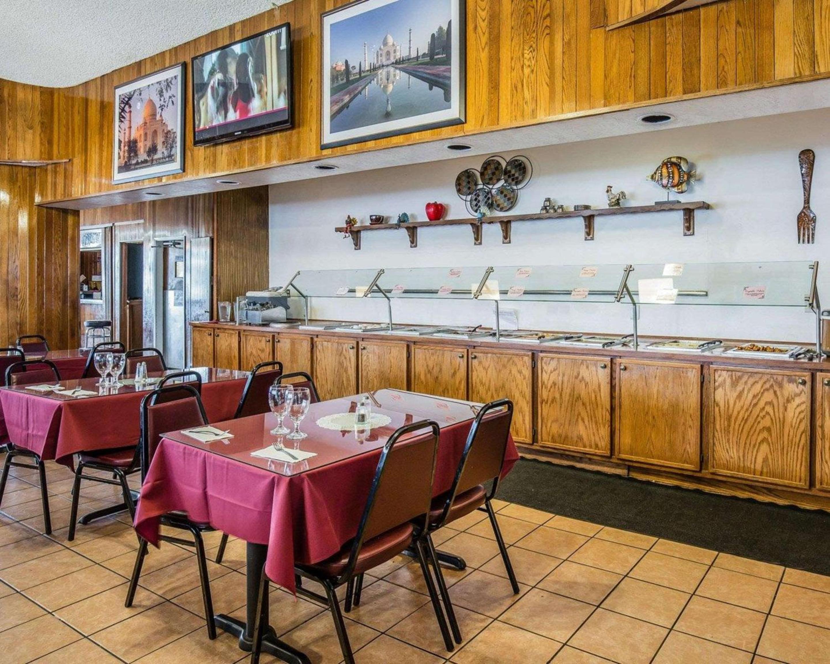 Reno Vacations - Econo Lodge Near Reno-Sparks Convention Center - Property Image 3