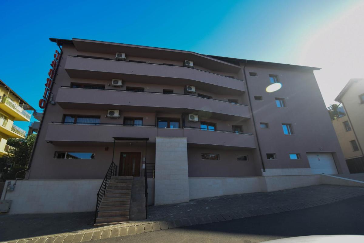 Cabrio Apart Hotel en Cluj-Napoca