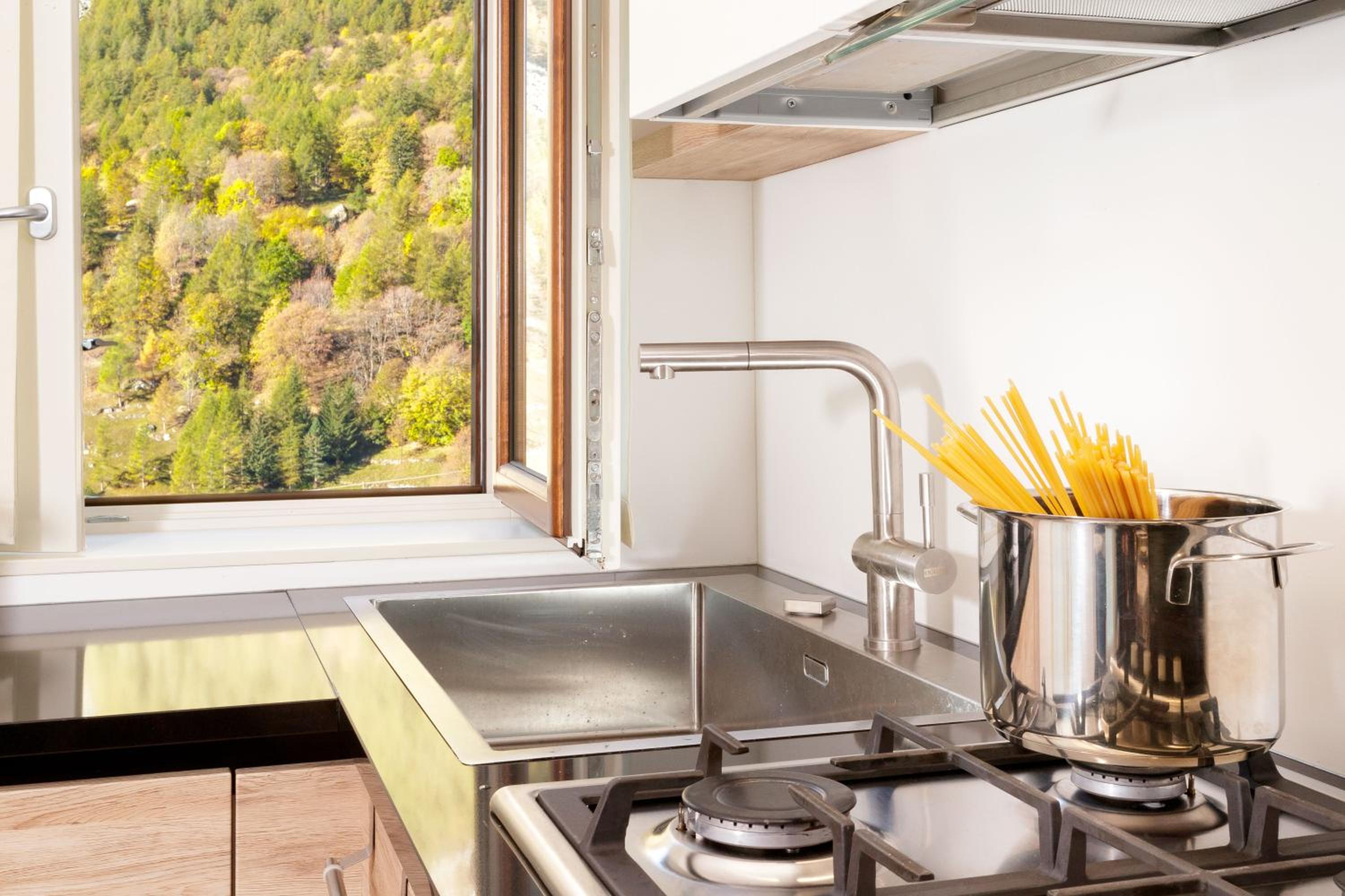 HelloChalet - Maison Rue de la Neige - Family Ski Holiday walking distance skirun and gondola view 4
