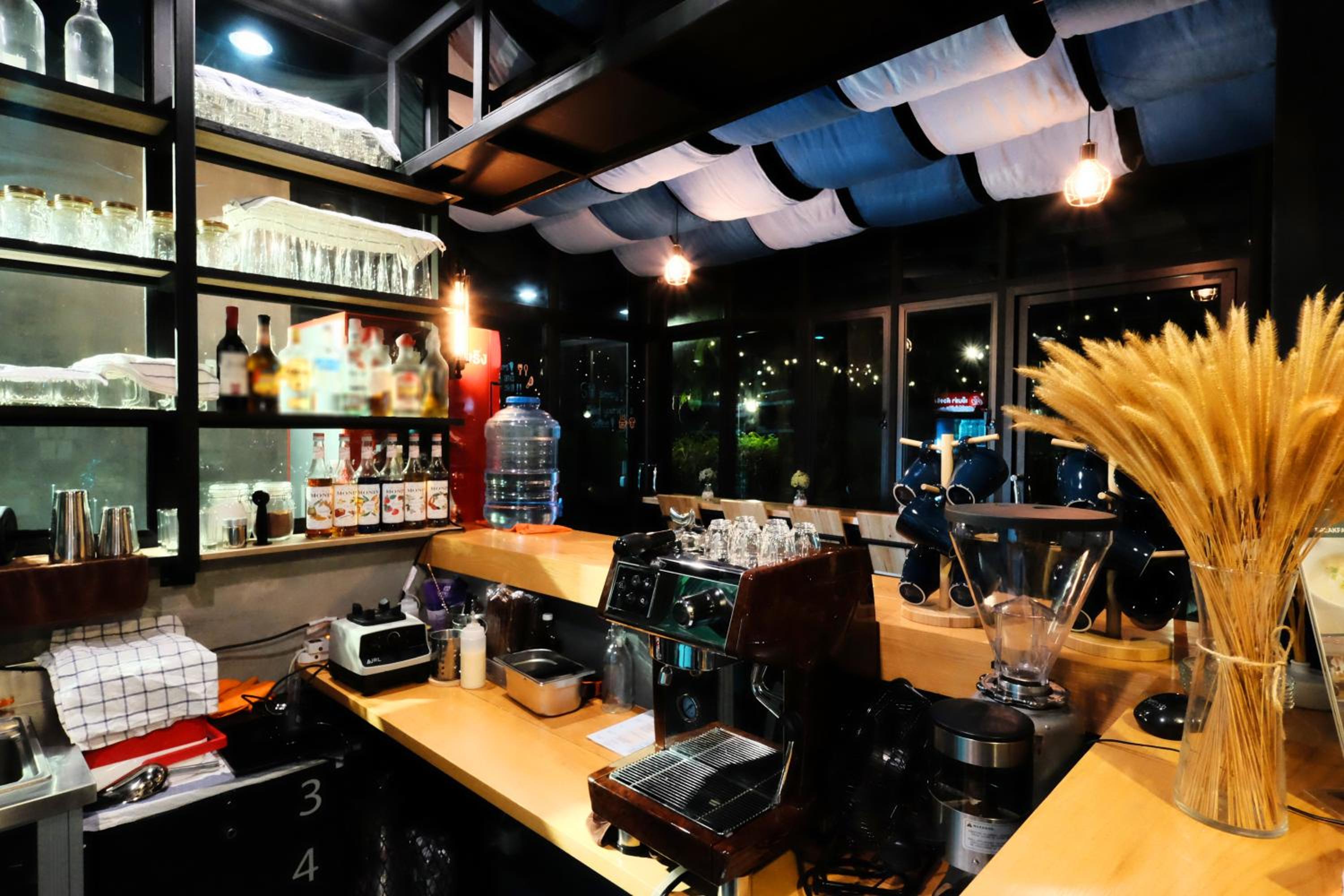 Wayha Hostel Don Mueang Airport