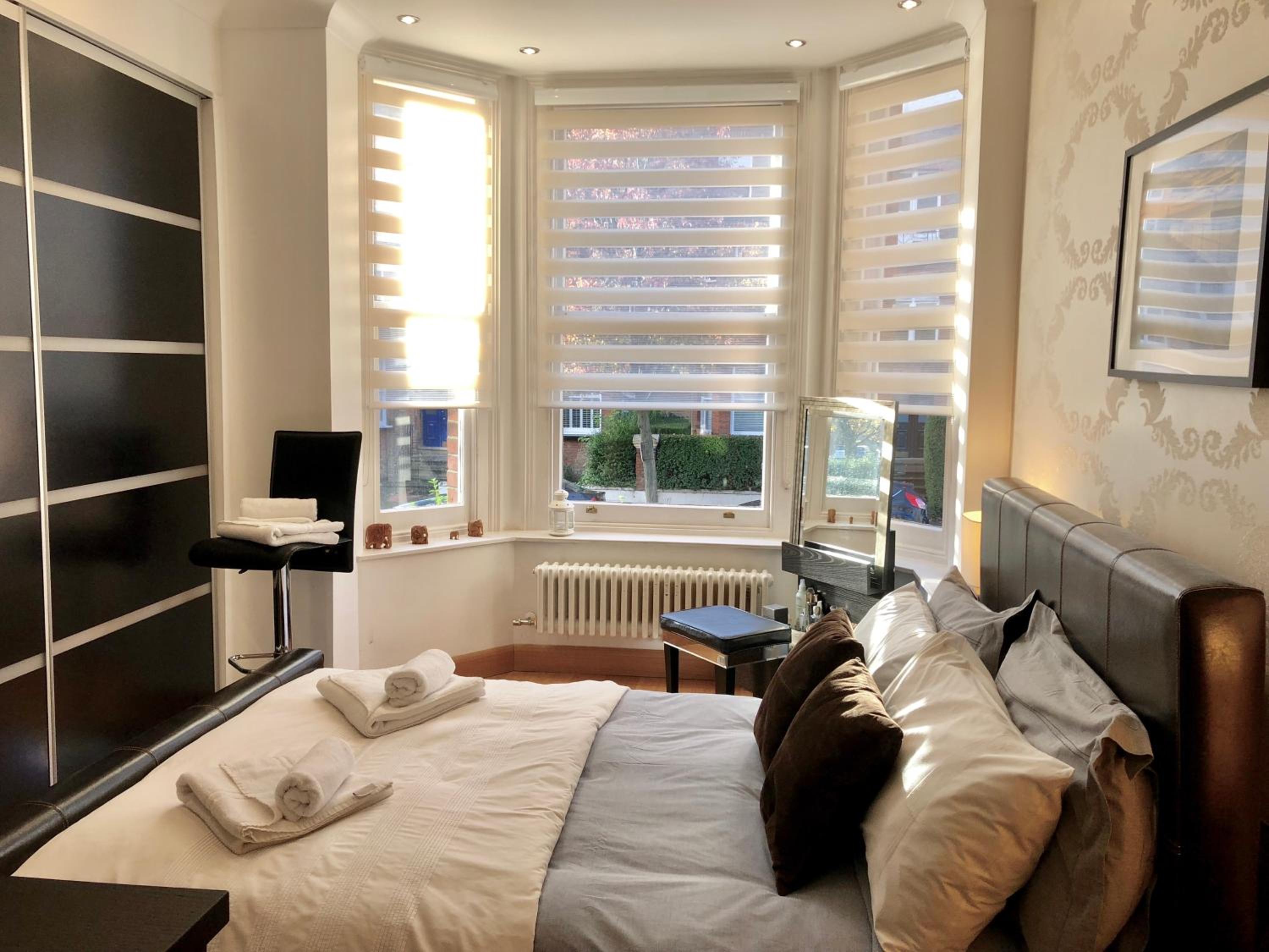 Luxury apartment in Central London, Mida Vale