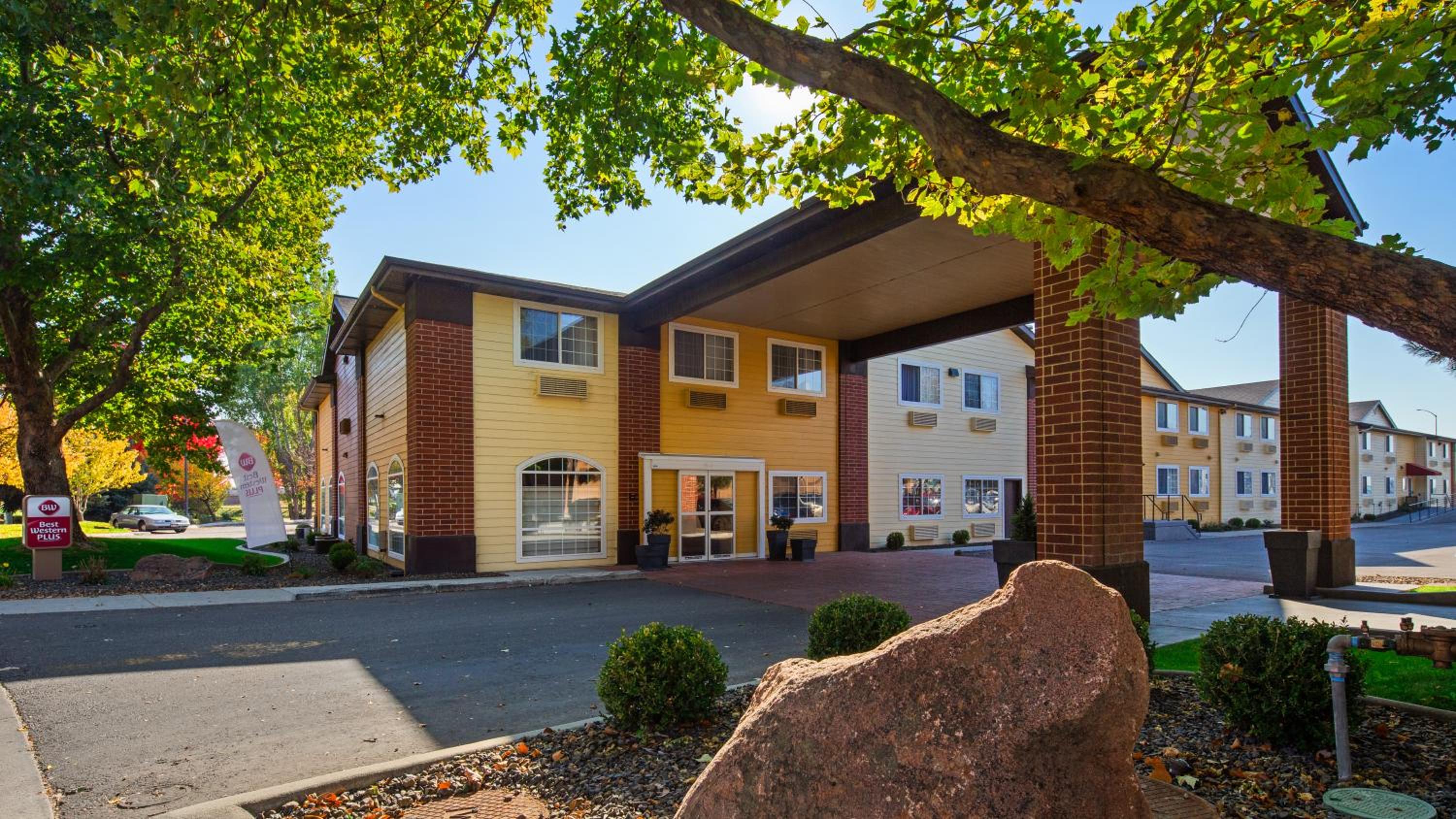 Boise Vacations - Best Western Plus Meridian - Property Image 1