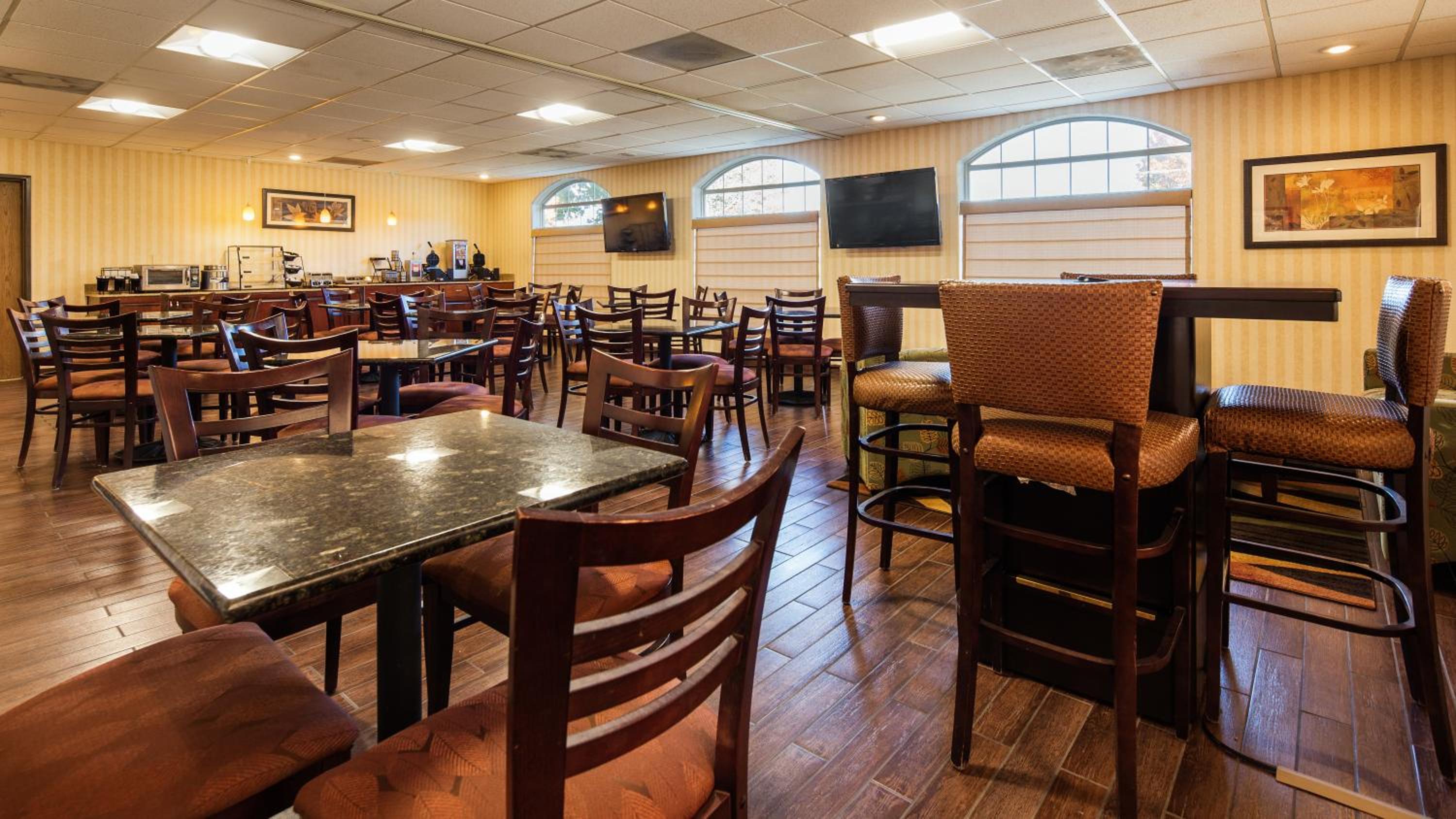 Meridian Vacations - Best Western Plus Meridian - Property Image 9