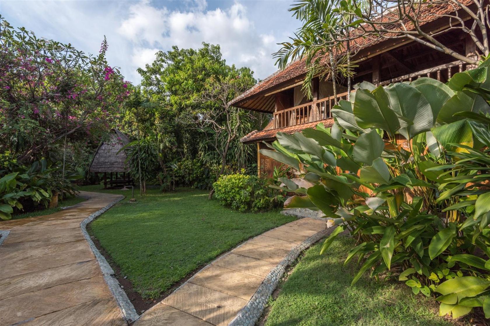 Hotel Pondok Sari Beach & SPA Resort