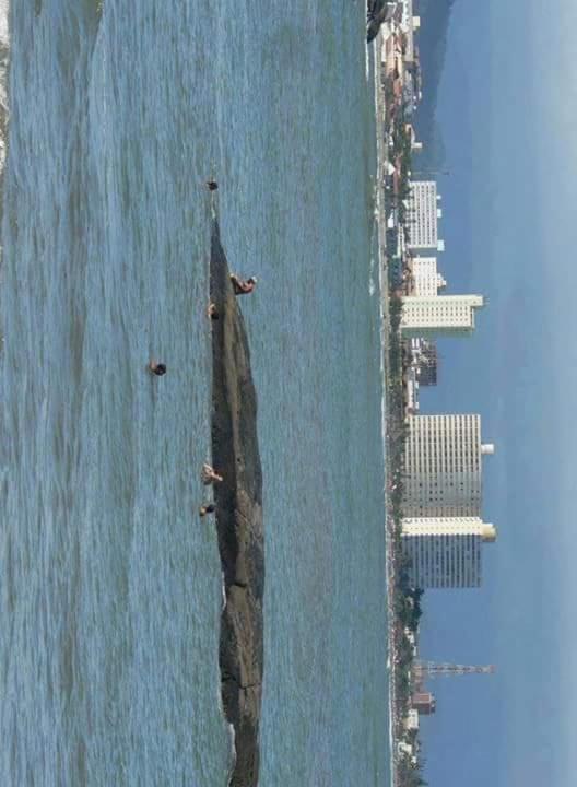 Casa frente a praia e picina