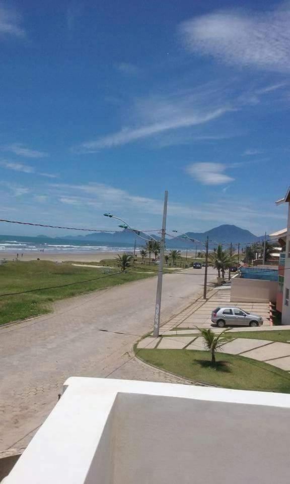 Casa frente a praia e picina
