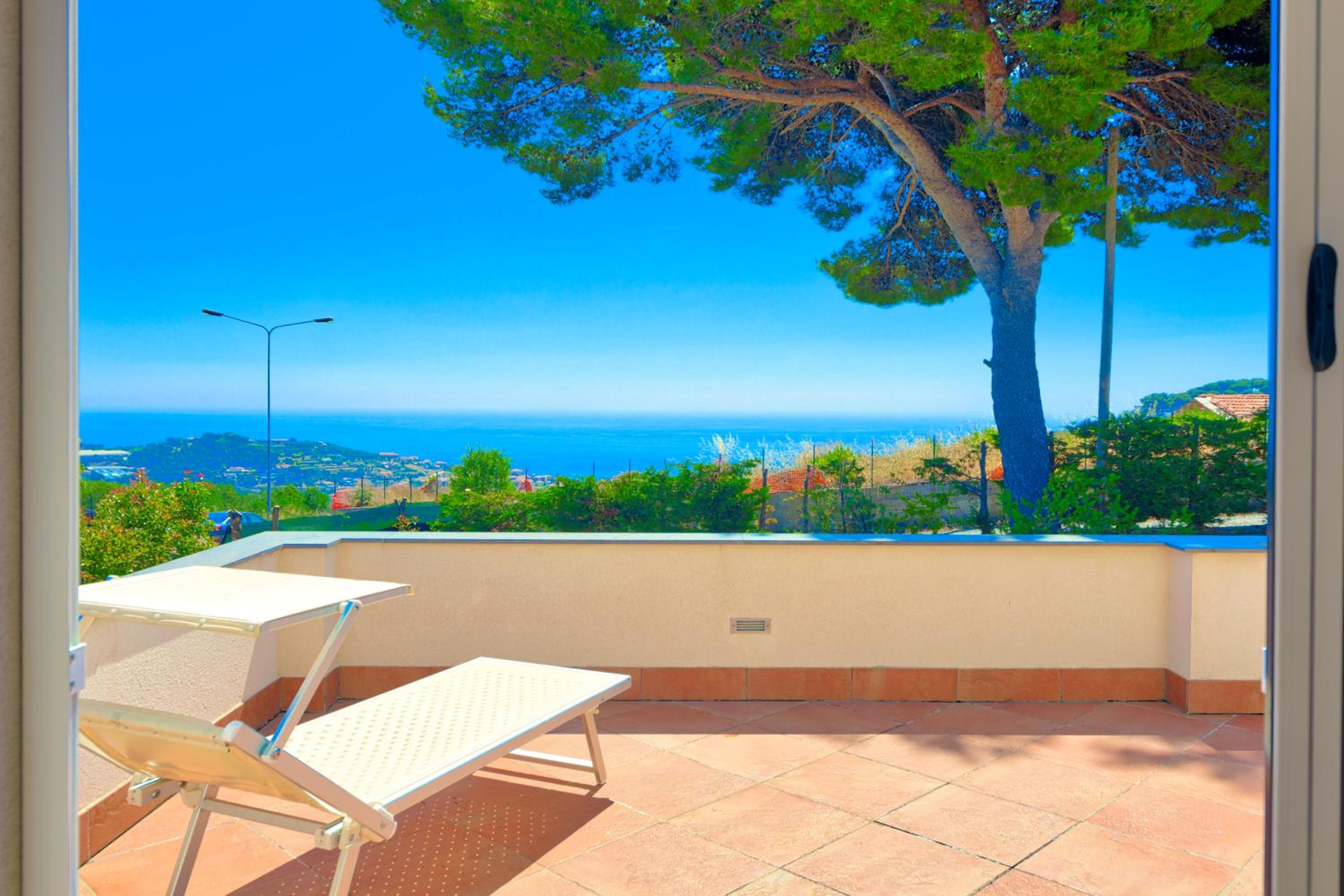 Villa Emanuele Costarainera view 4