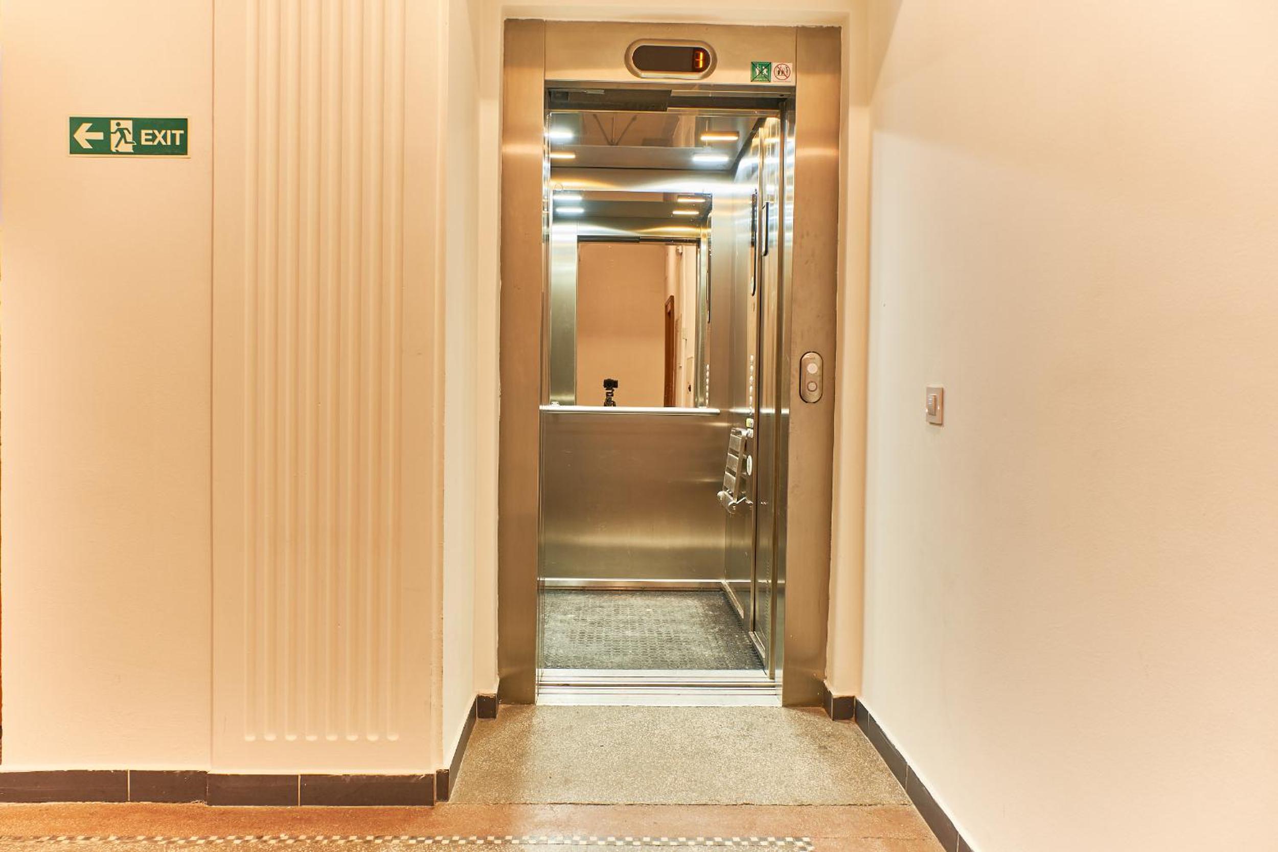 Wenceslas Square Royal Apartment photo 2
